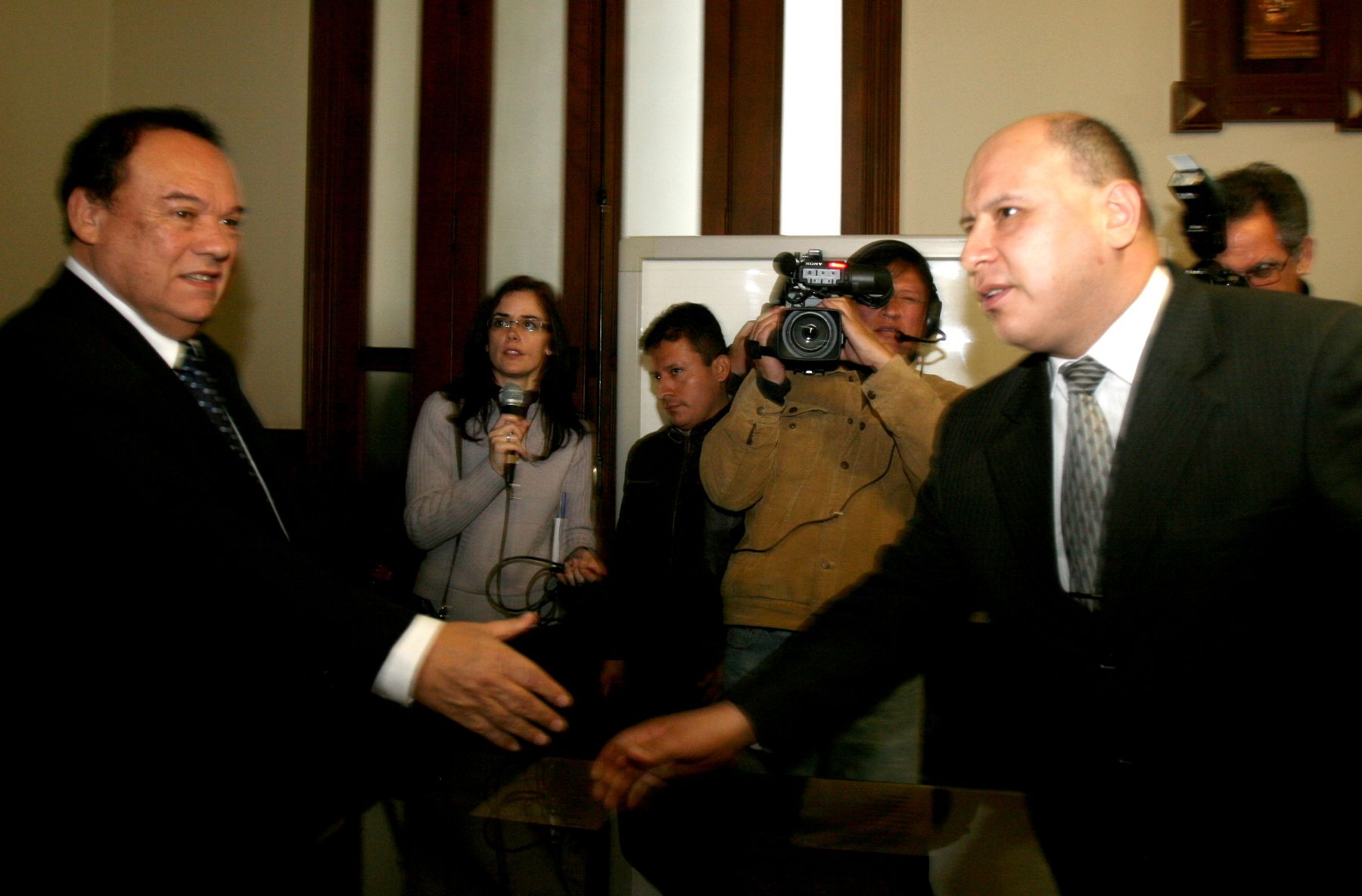 Luis Alva Castro inscribe su lista para presidir el Congreso  2009- 2010. Foto : ANDINA/ Jorge Paz H