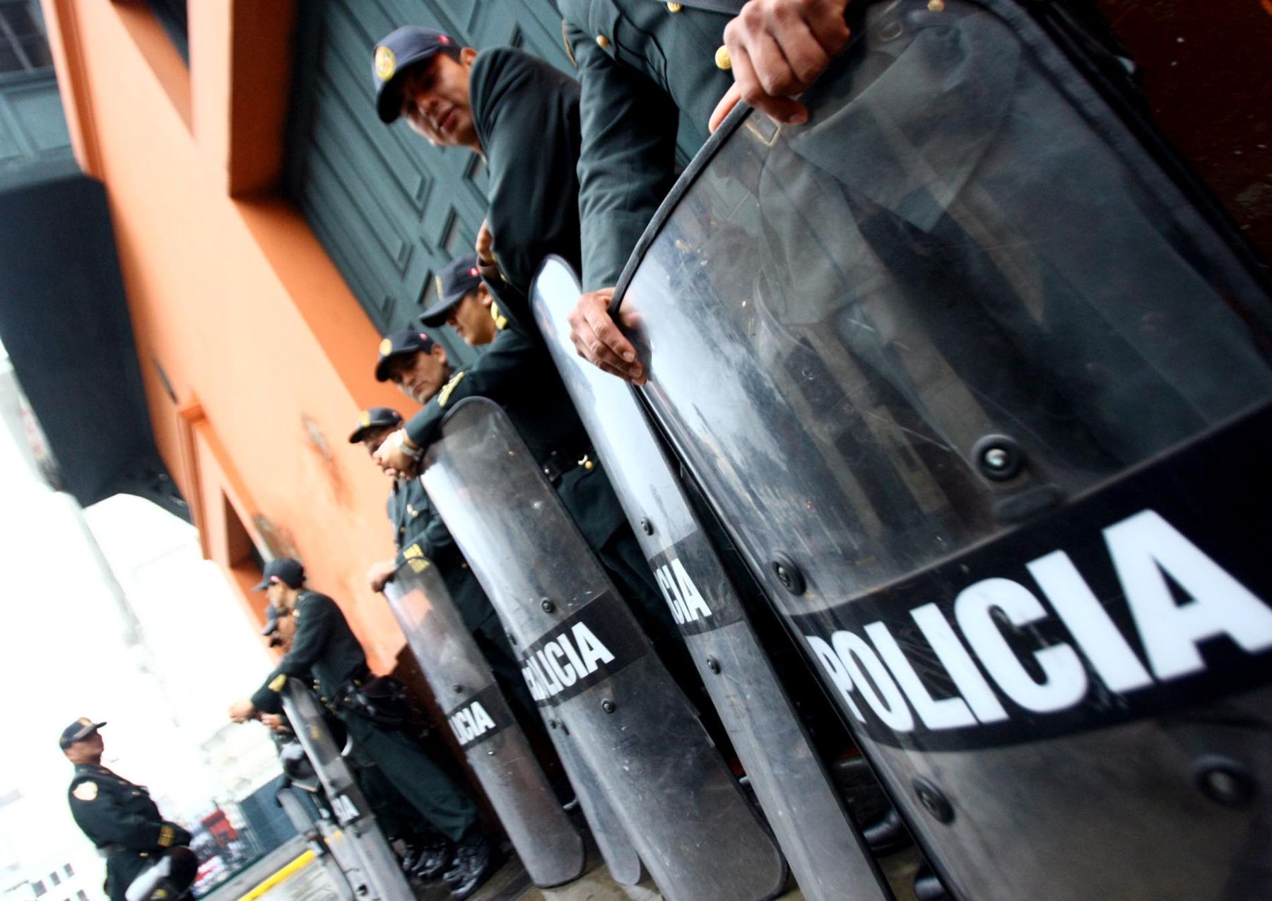 Medidas de seguridad en las inmediaciones del Congreso de la República, Foto: ANDINA / Alberto Orbegoso.