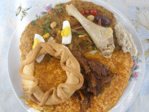Sopa teóloga, combinación de pepián de arroz, cabrito, la tradicional rosca y otros ingredientes especiales. Foto: ANDINA/Óscar Paz.