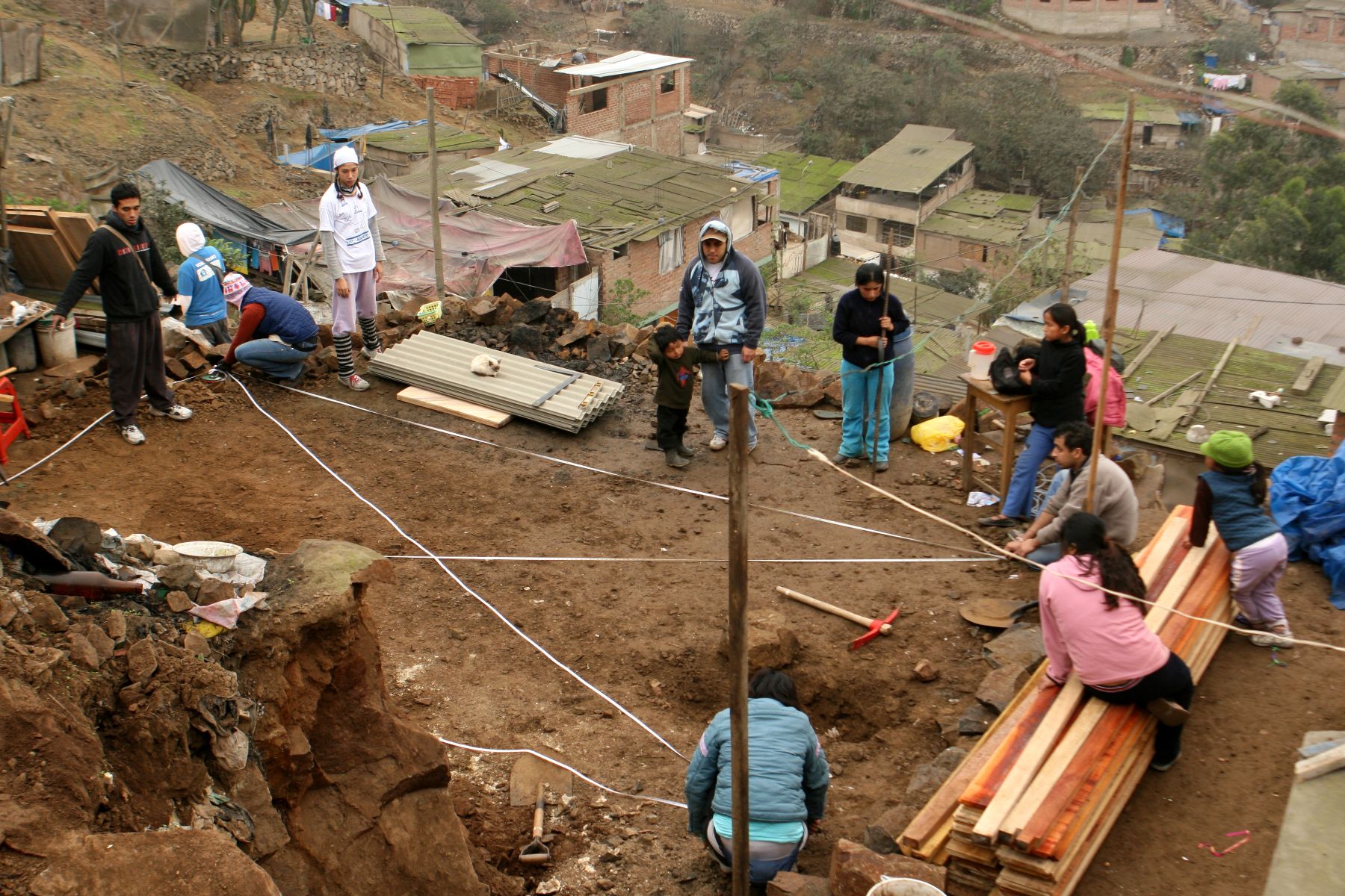 Asociación ‘Un Techo Para Mi País’ ha construido casi tres mil casas en ...