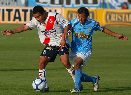Sporting Cristal y José Gálvez, dos equipos que participarán en el Descentralizado 2010. Foto: ANDINA / Archivo.