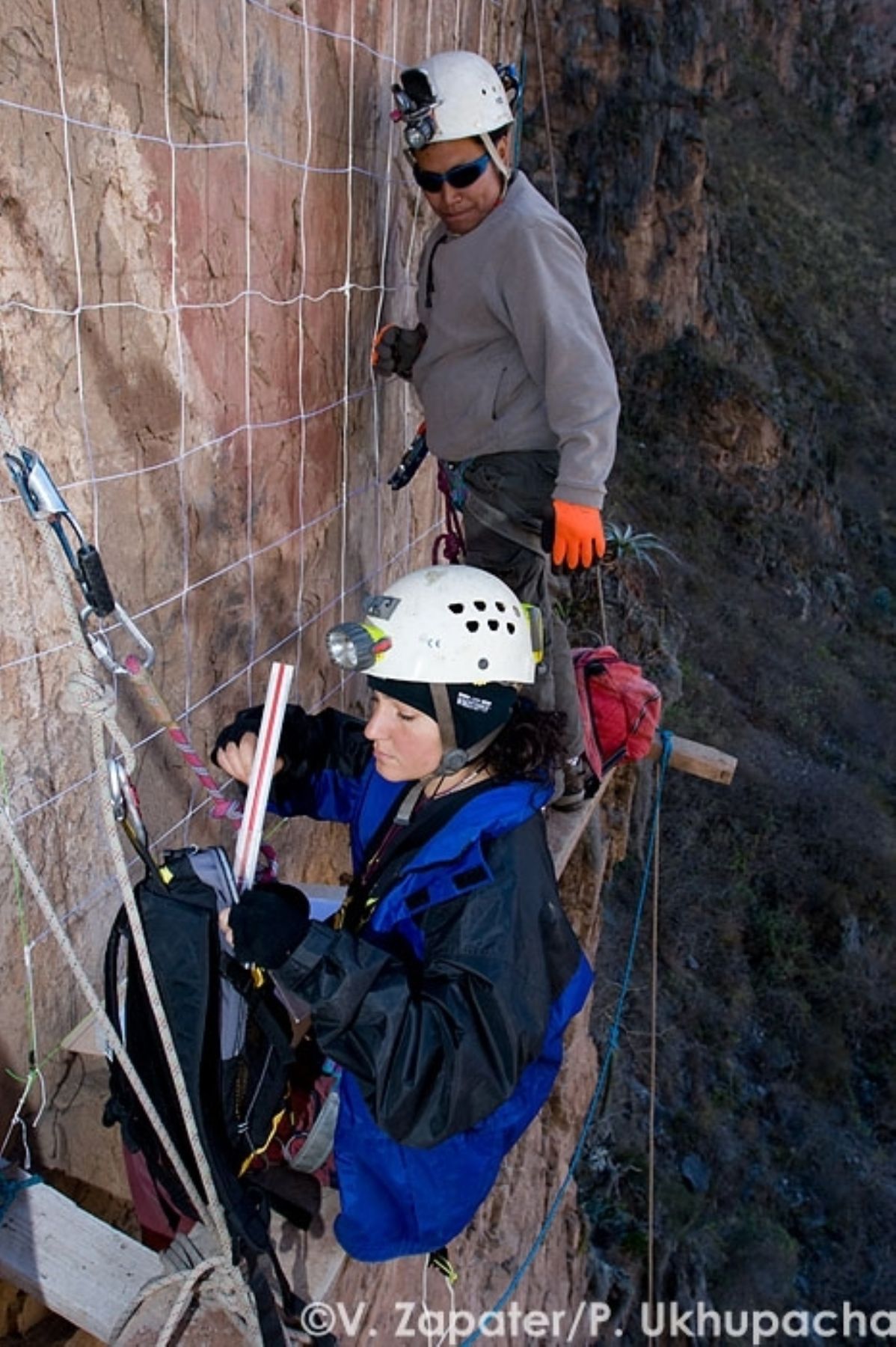 Peruvian and Spanish researchers managed to reach cave painting with Manco Inca II face. Photo: Ukupacha project.