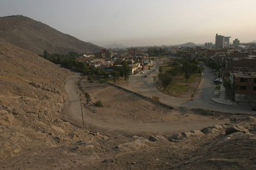 Vista del final de la Av. Javier Prado.