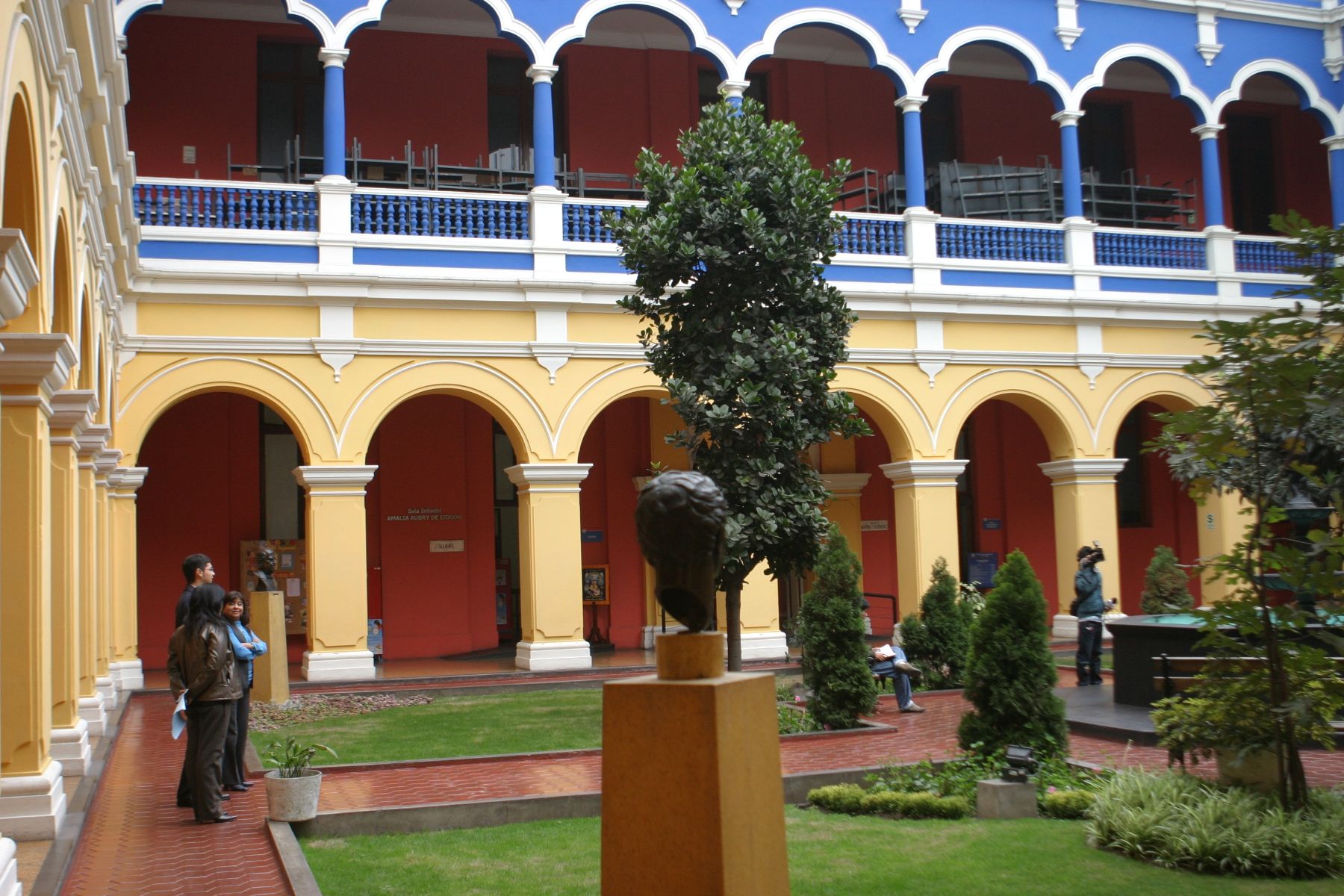 Biblioteca de Av. Abancay es rehabilitada, pero mantiene estilo antiguo. Foto: Andina/Héctor Vinces.