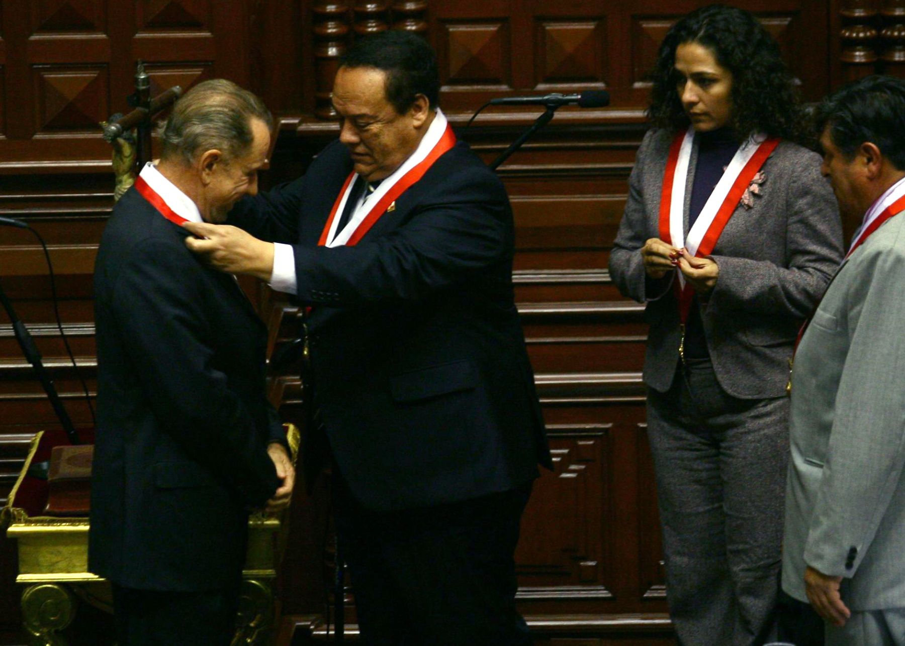 Juramento de Ricardo Belmont como congresista de la República. Foto: ANDINA/Víctor Palomino.