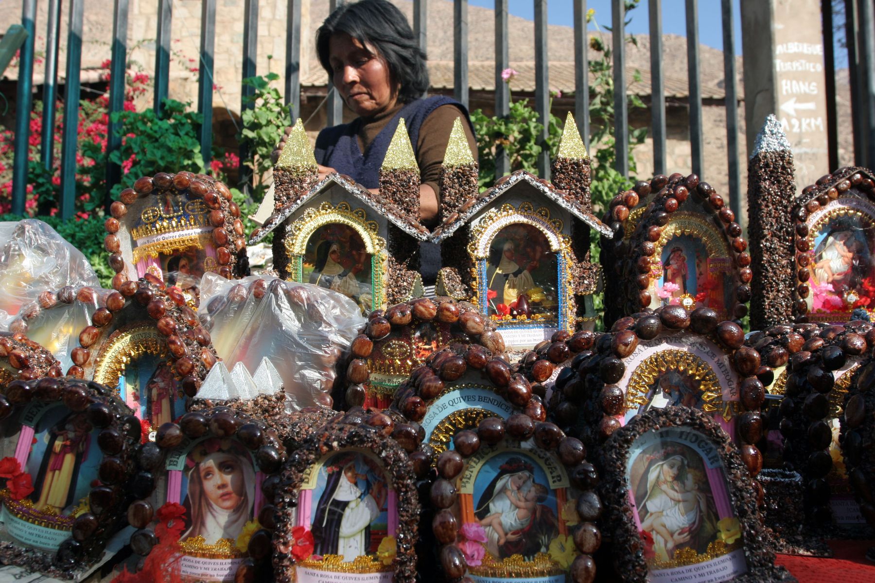 Fieles de Santa Rosa, empiezan a llegar al poblado de Santa Rosa de Quives, para venerar a la santa. Foto:ANDINA/Rocío Farfán.
