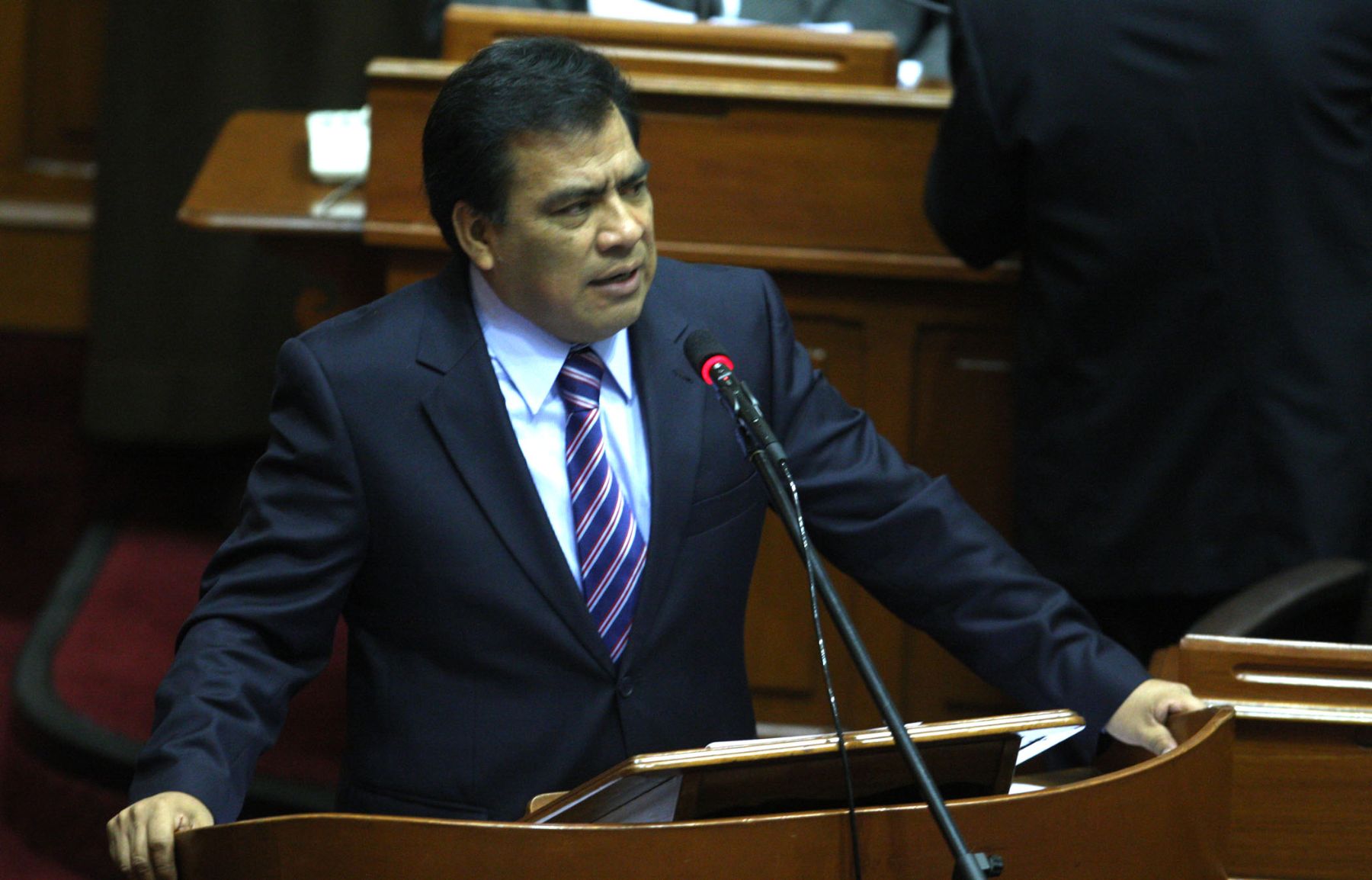 El presidente del Consejo de Ministros, Javier Velásquez Quesquén, sustenta el Presupuesto General de la República de 2010. Foto: ANDINA/Piero Vargas.