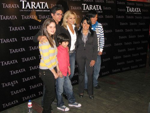 Actores durante el estreno de la película Tarata. Foto: Manu Panta
