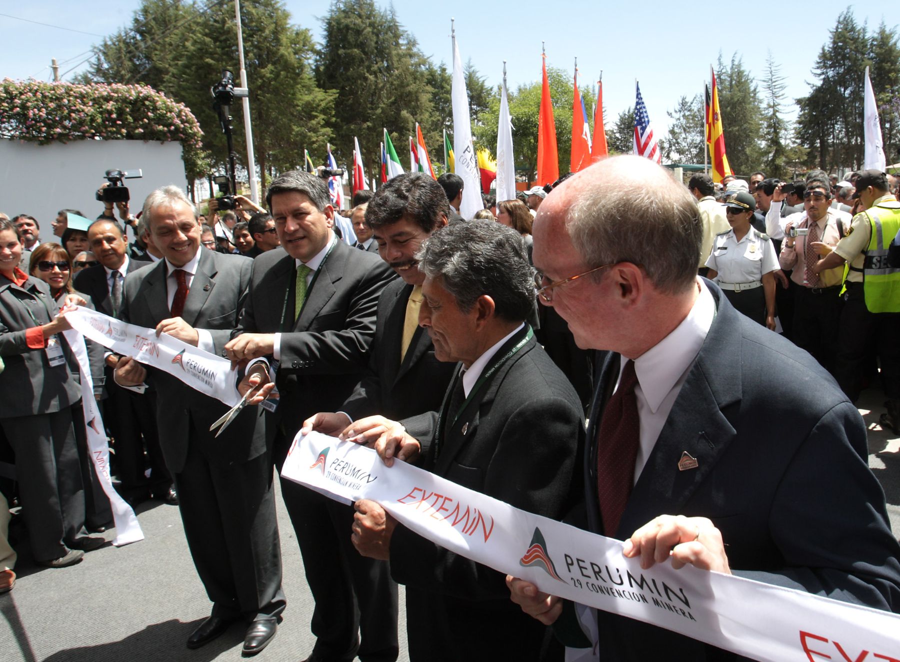 Ministro de Comercio  Exterior y Turismo, Martín  Pérez, inauguró  la Exhibición Tecnológica Minera EXTEMIN en el marco 29 Convención Minera Perumin en la ciudad de Arequipa.
Foto: ANDINA/Jack Ramón.