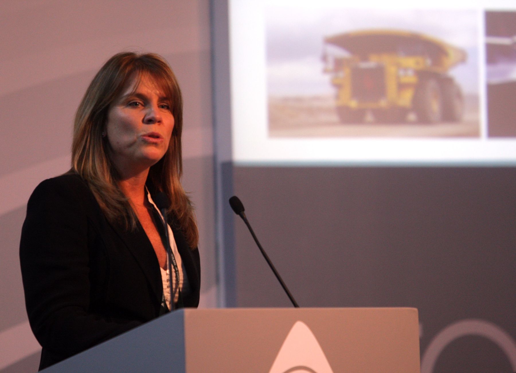 Directora Ejecutiva de Proinversión,Cayetana Aljovin,expone sobre Inversión en Infraestructura en el marco de la Convención Minera Perumin. que se realiza en la ciudad de Arequipa.Foto:ANDINA/Jack Ramón