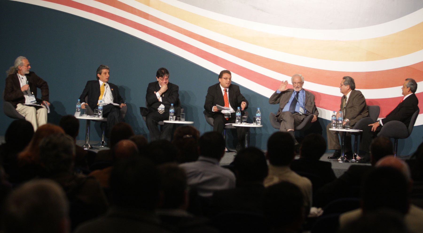 Mesa redonda en  el marco de la Convención Minera Perumin en la ciudad de Arequipa.
Foto: ANDINA /Jack Ramón.