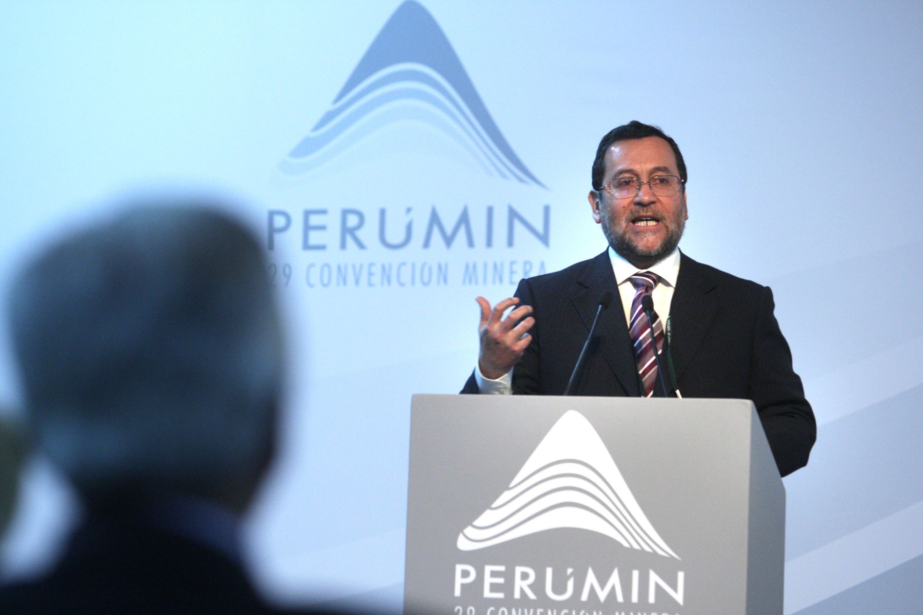 Presidente de la Asociación de Exploradores del Perú,Miguel Cardozo,expone en el marco de la  Convención Minera en la ciudad de Arequipa.
Foto:ANDINA/Jack Ramón