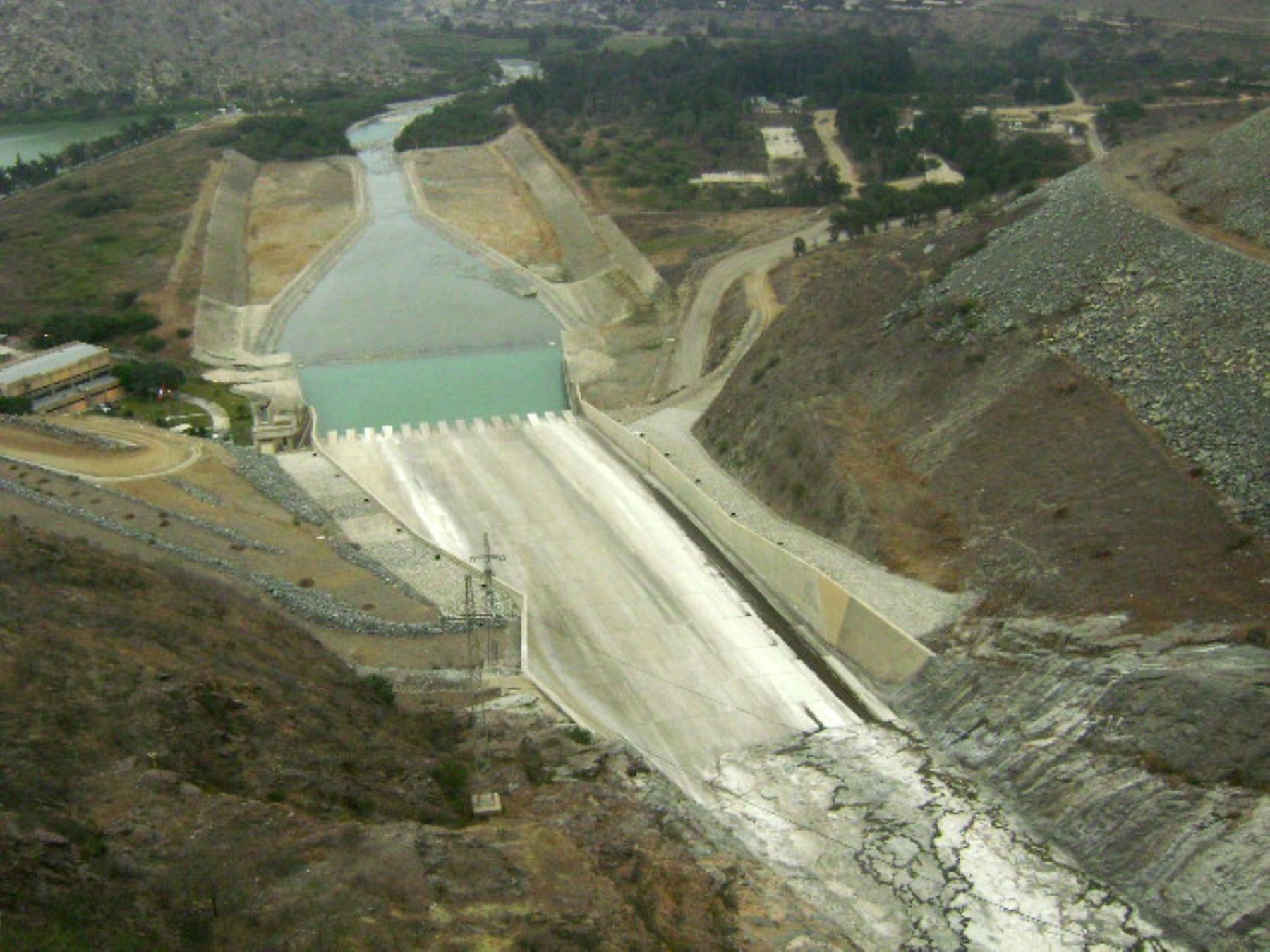 Represa de Gallito Ciego. Foto: Pejeza.