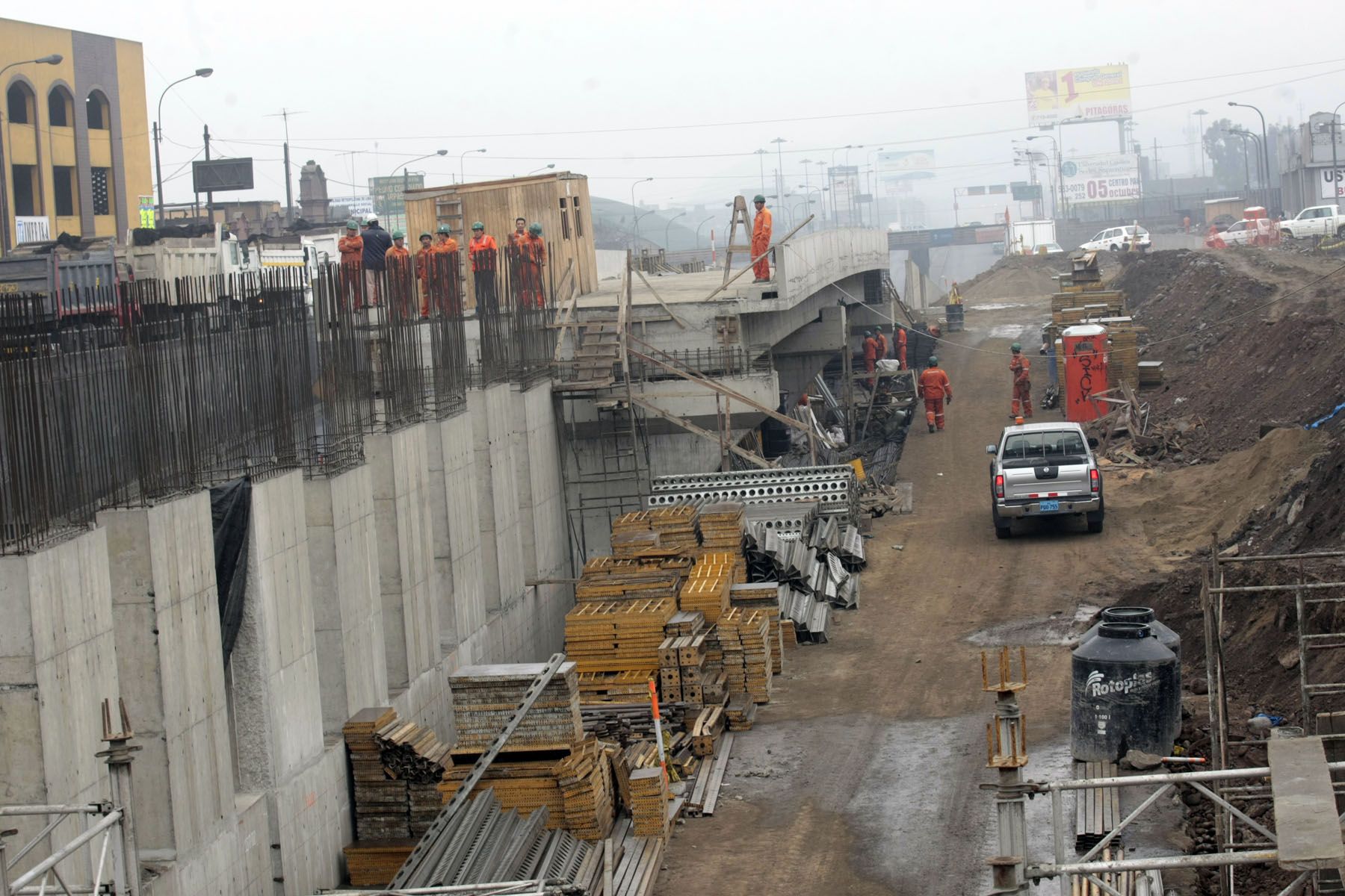 Municipalidad de Lima cerró las dos primeras cuadras de la avenida Alfonso Ugarte, por obras de El Metropolitano. Foto: ANDINA/Juan Carlos Guzmán Negrini.