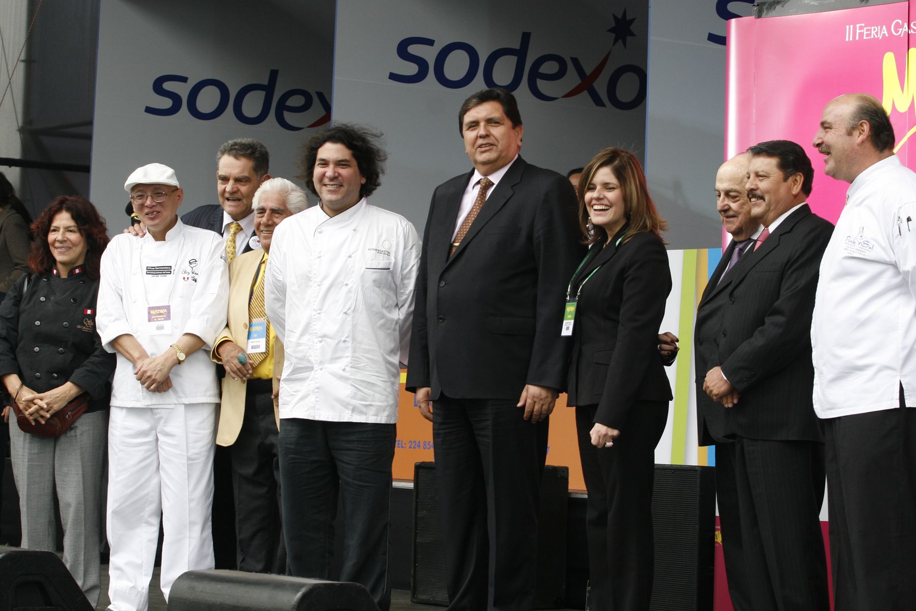 El Presidente Alan Garcìa, acompañado del Cheff Internacional Gaston Acurio inauguró la Feria Gastronòmica Mistura 2009 en el Parque de la Exposición. 
Foto: ANDINA/Stephanie Zollner