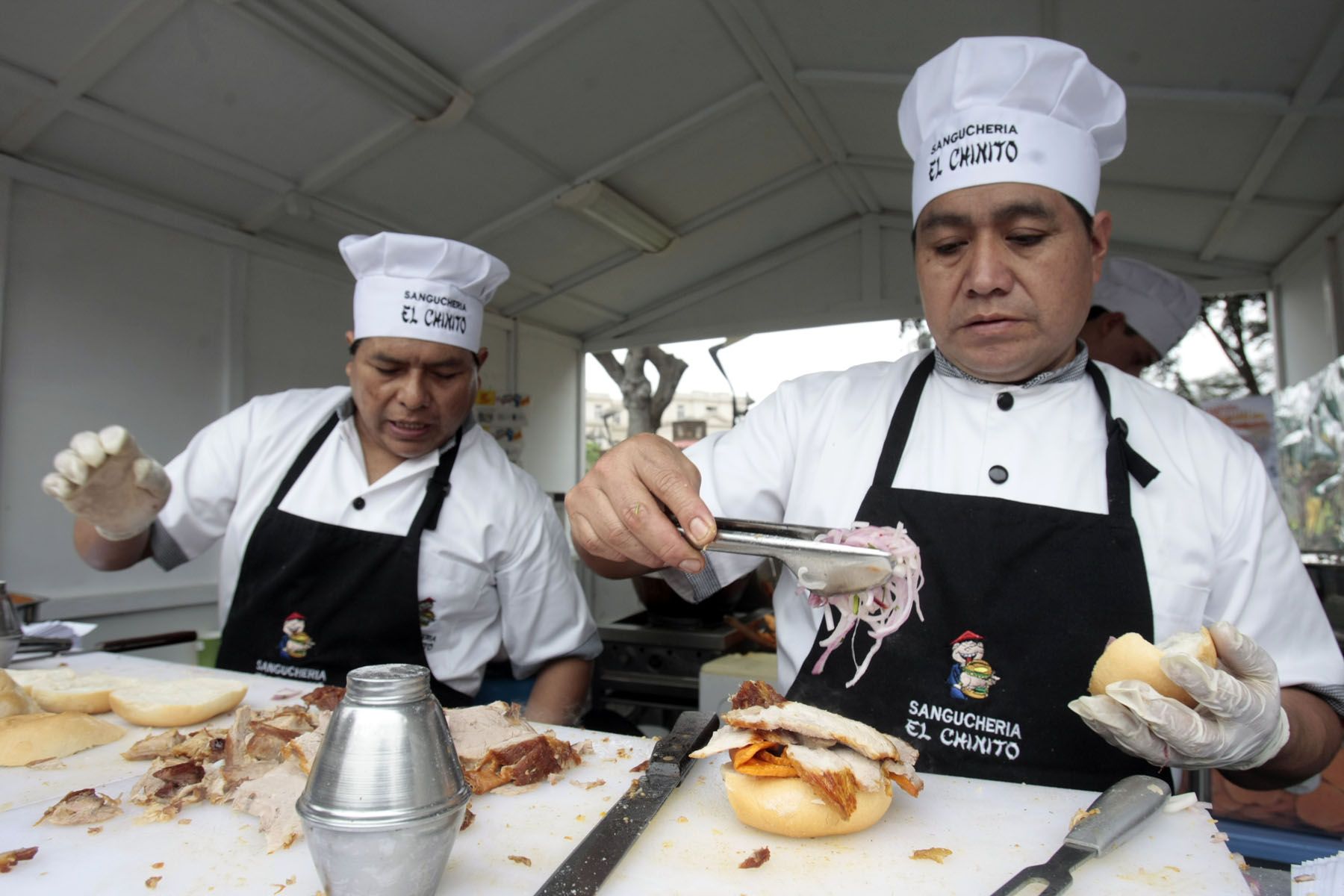 Los chicharrones también se venden en Mistura.

Foto:ANDINA / Juan Carlos Guzmán Negrini.