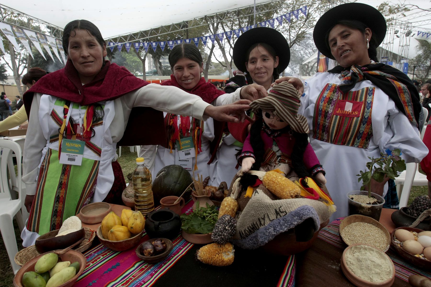 Cocineras oriundas de Huancavelica ganaron concurso de comidas sabrosas y nutritivas en feria Mistura.Foto:ANDINA / Juan Carlos Guzmán Negrini.