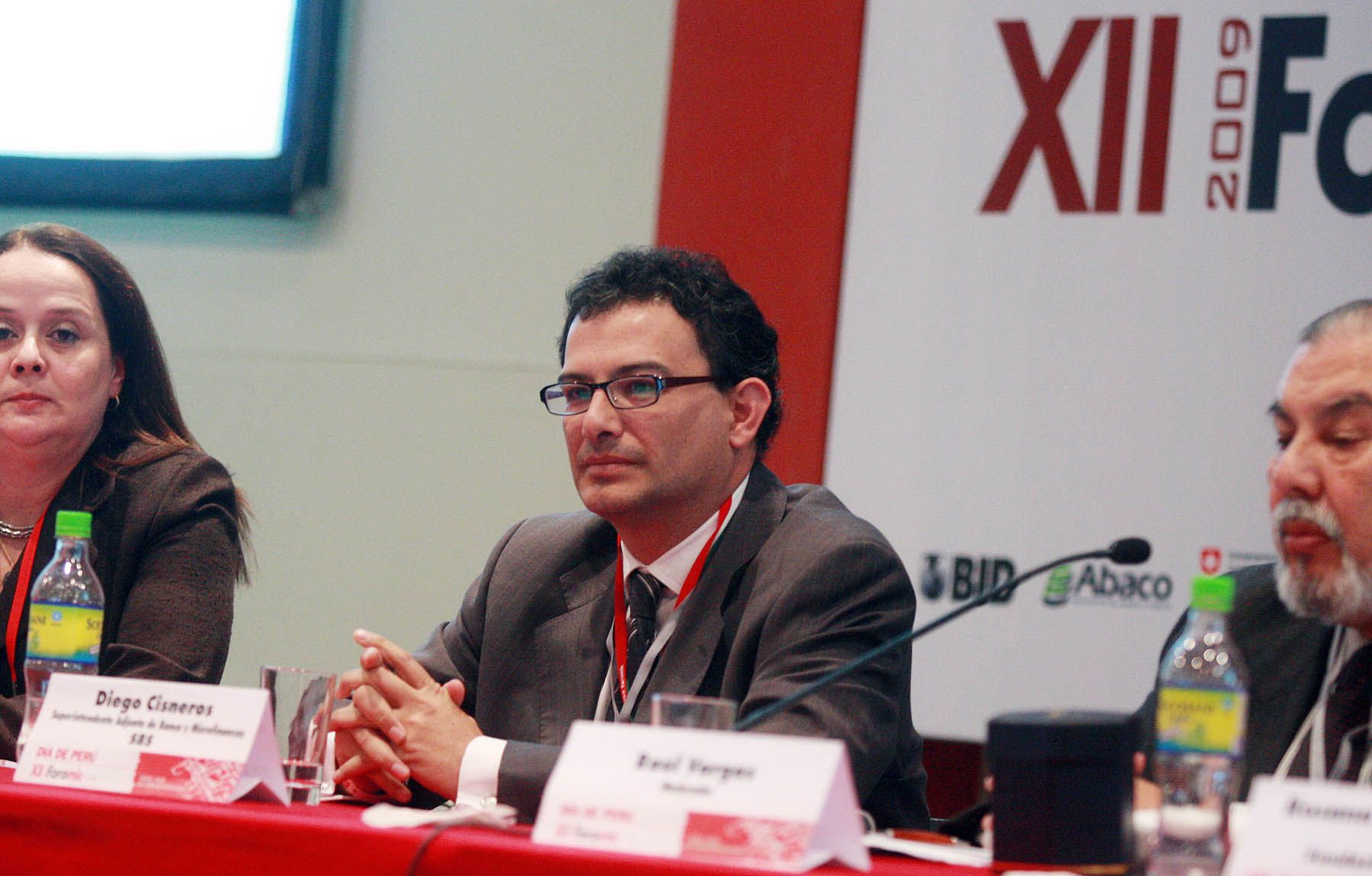 Diego Cisneros de la SBS,en el XII Foro Interamericano de la Microempresa (Foromic), en la ciudad de Arequipa. Foto: ANDINA/Carlos Lezama.