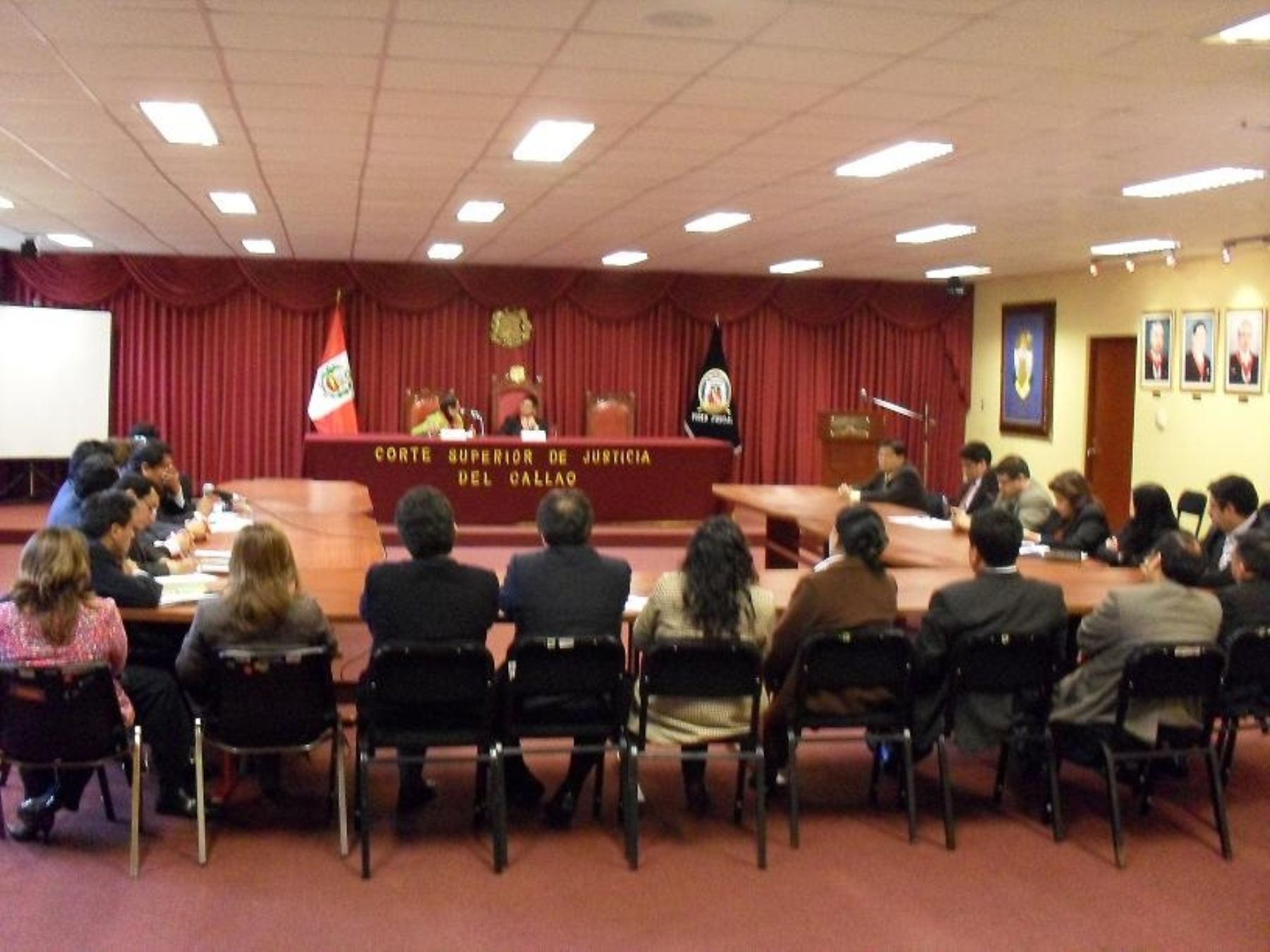 Jueces y Fiscales del distrito judicial del Callao durante reunión realizada en la Corte de Justicia del primer puerto. Foto: Corte del Callao.