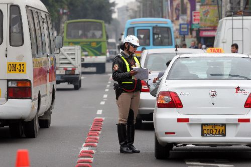 ¿Qué sucede si no tengo mi brevete electrónico a la mano y me intervine un policía?. Foto: ANDINA/Rocío Farfán.