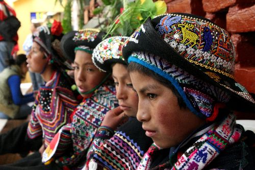 Padres de familia deben reforzar cuidados para evitar que sus hijos se enfermen a causa de las heladas y friaje.