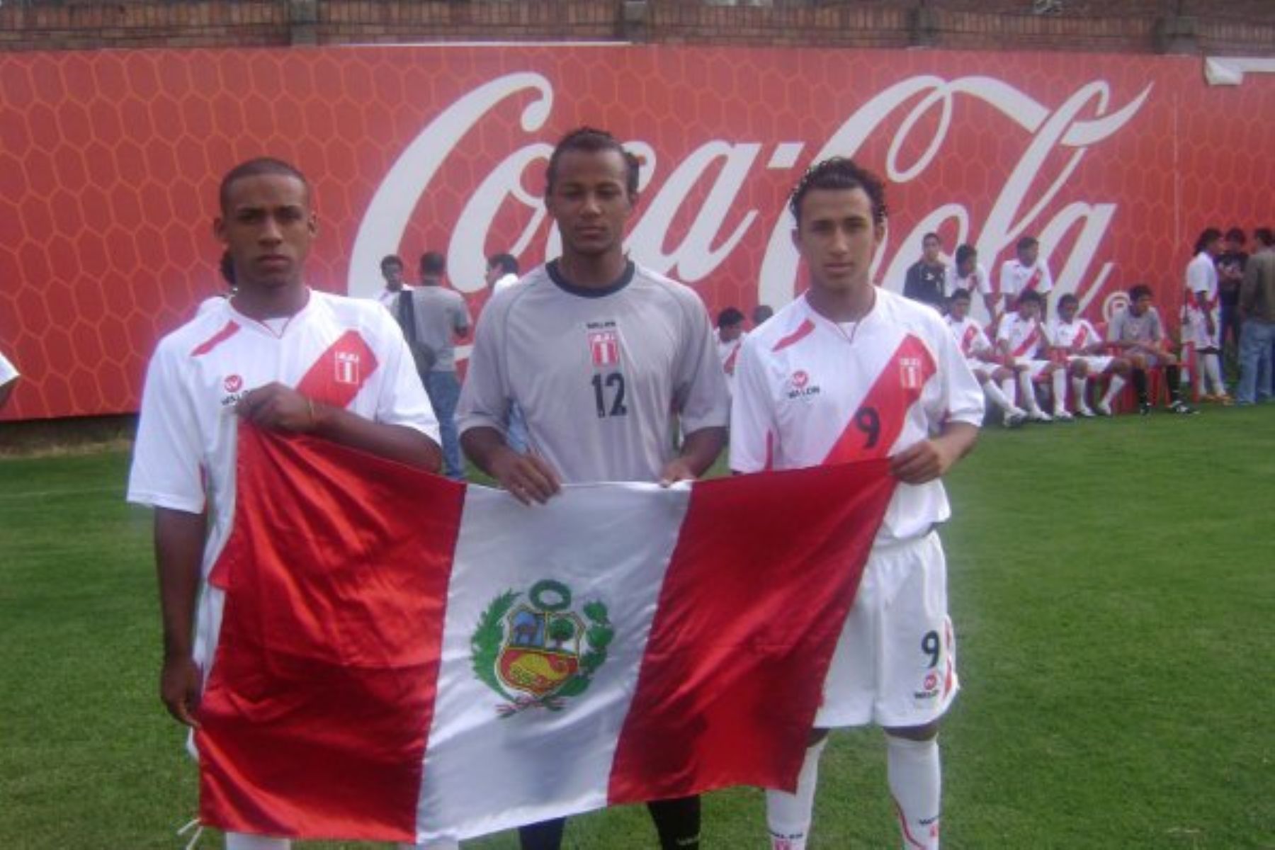 selecciòn sub-15 de Perù rumbo a Santa Cruz.