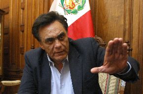 Former Foreign Minister Luis Gonzales Posada highlights President Keiko Fujimori’s trip to El Salvador as a strong message that criminal gangs will be combated with firmness. ANDINA/Archive.