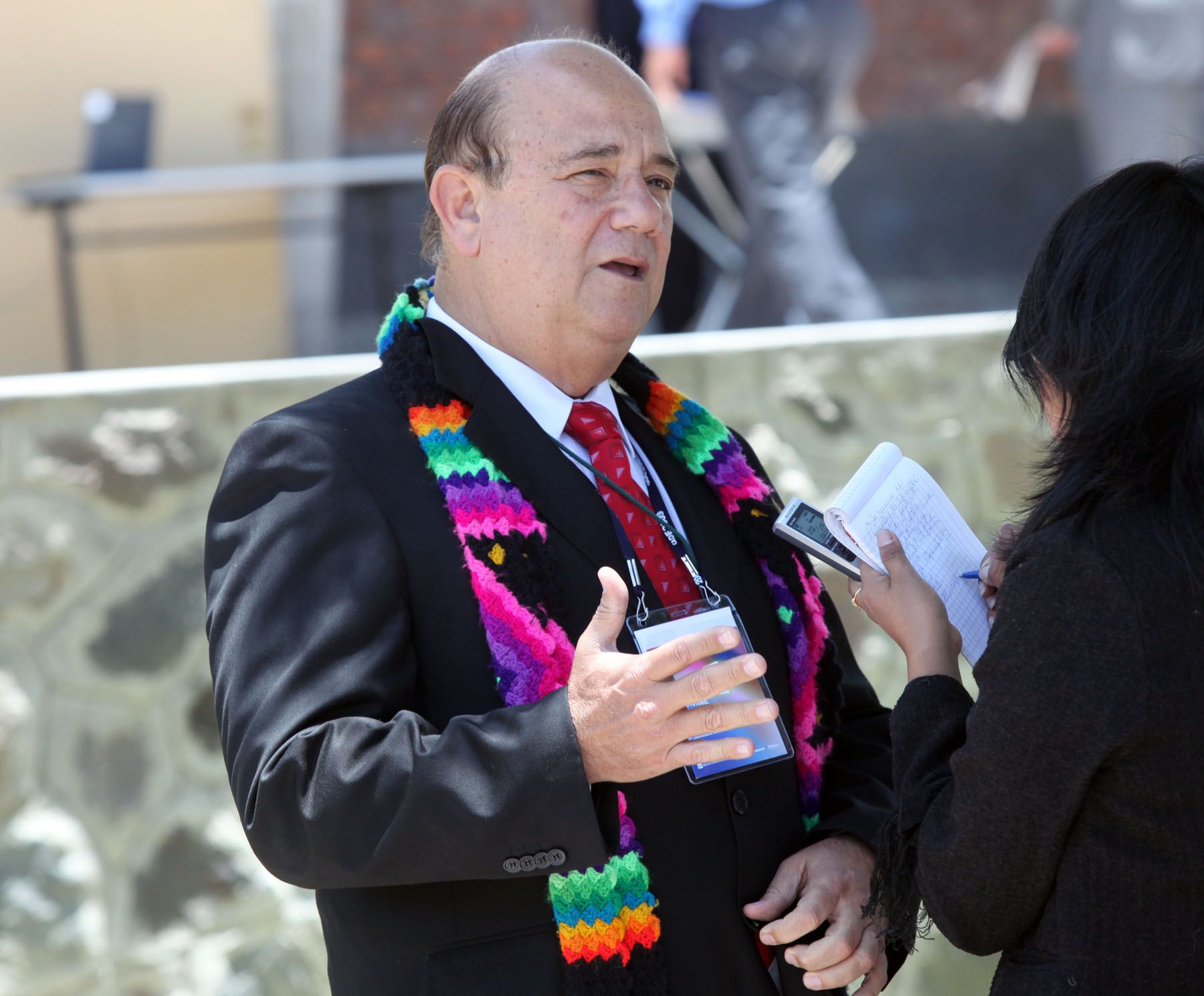 Rodolfo Beltran, presidente de Agrorural, declara a la prensa en la ciudad de Arequipa, donde participa de Conferencia Anual de Ejecutivos CADE 2009.
Foto: ANDINA/Carlos Lezama