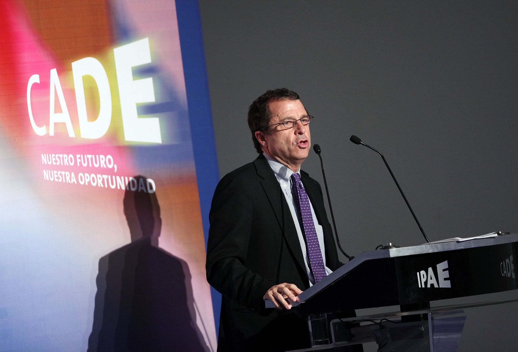 Sebastian Edwars, UCLA,expone en la Conferencia Anual de Ejecutivos (CADE, en la ciudad de Arequipa. Foto: ANDINA/Carlos Lezama