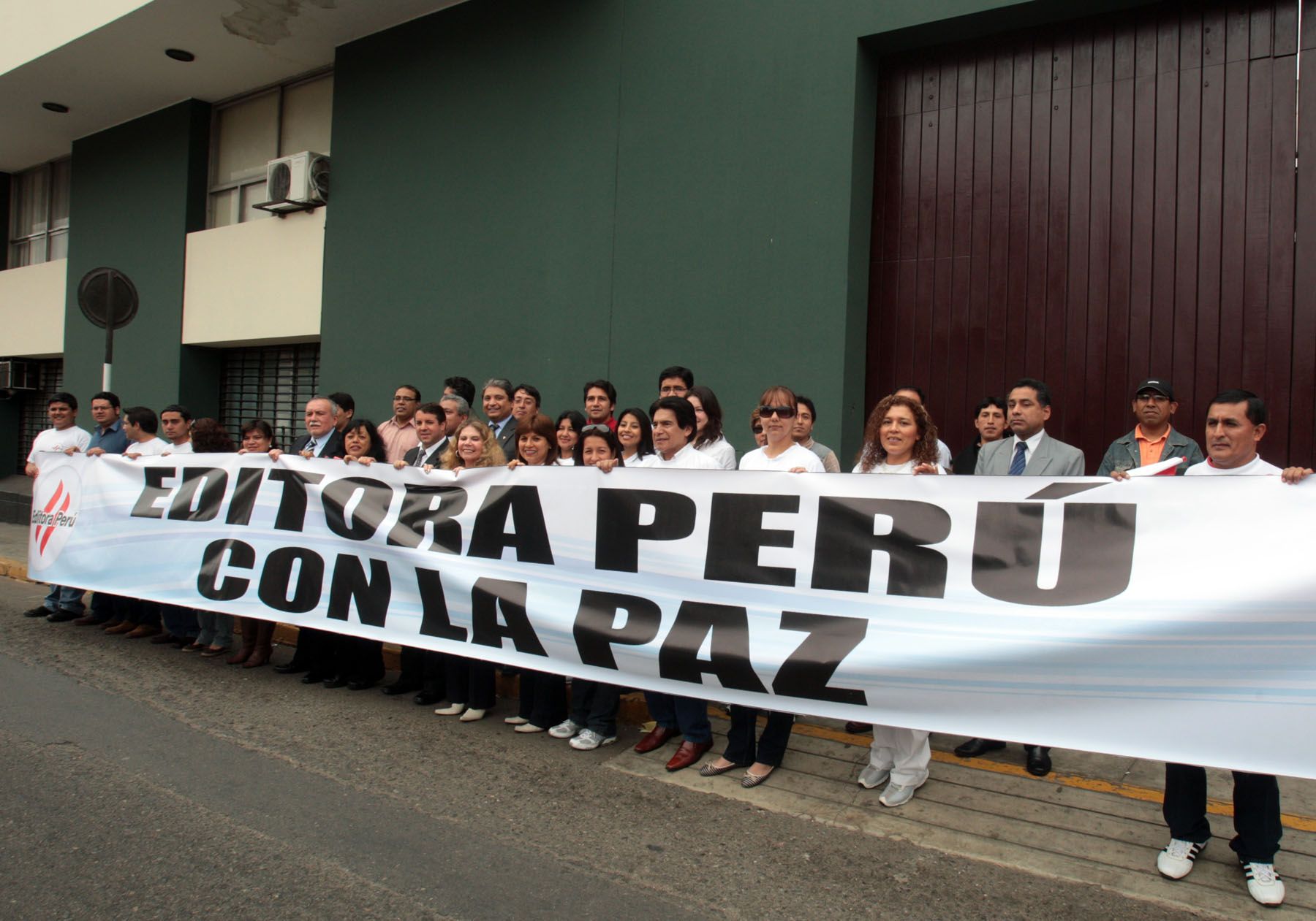 Trabajadores de Editora Perú se unieron a la marcha por la paz.
Foto: ANDINA / Juan Carlos Guzmán Negrini.