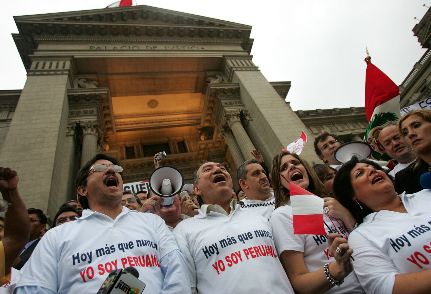 Ministros de Estado participaron esta tarde de  la Gran Marcha por el Perú. 
Foto: ANDINA/Rubén Grández