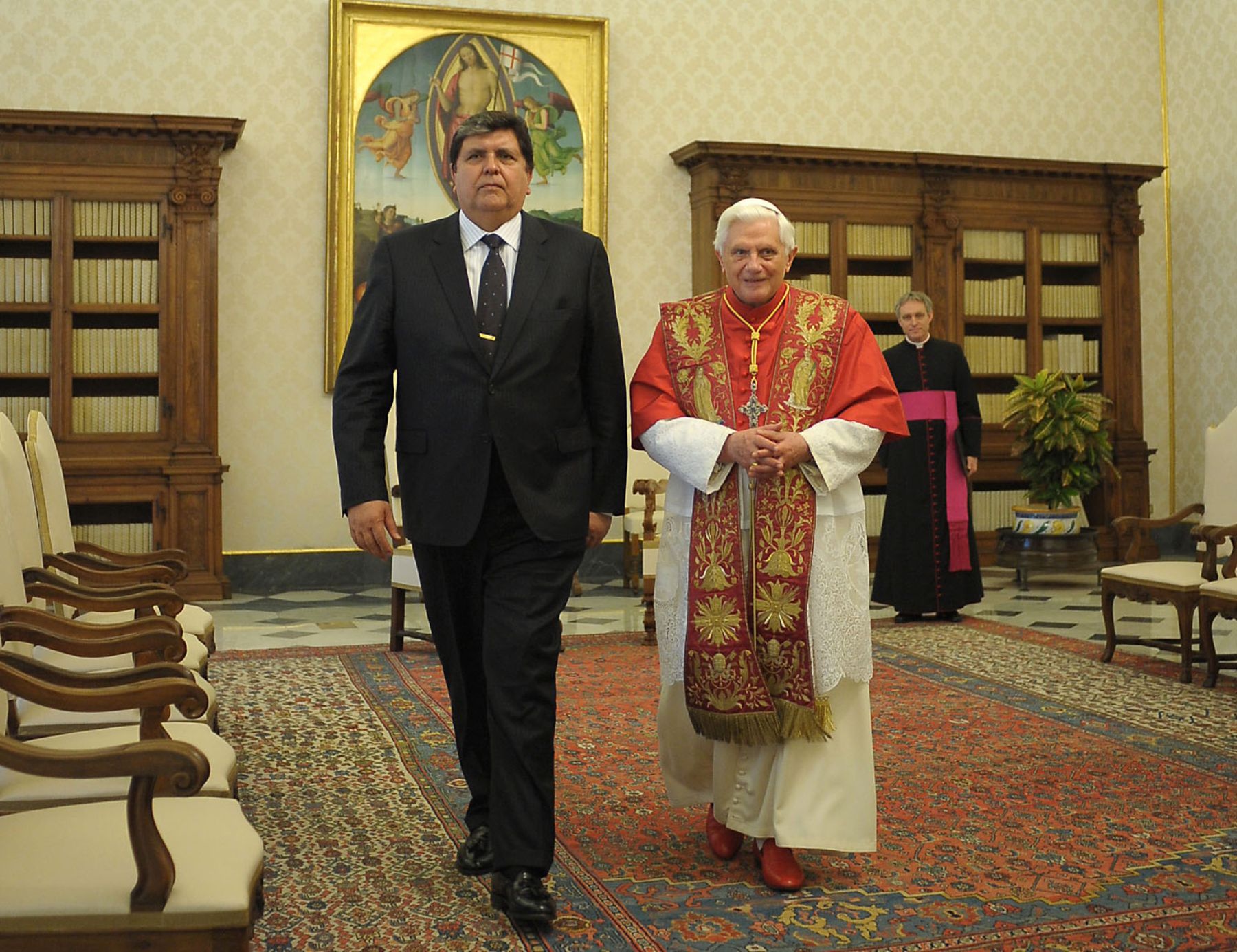 El presidente Alan García se reunió esta mañana con el papa Benedicto XVI en el Vaticano, por espacio de una hora y 20 minutos. Foto: Sepres.