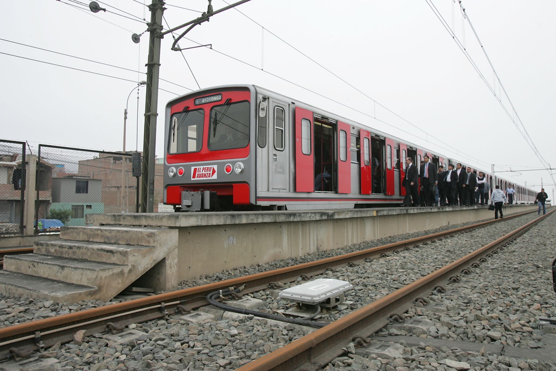 Tren eléctrico realizará también pruebas sin pasajeros antes de su funcionamiento. Foto: ANDINA/Archivo