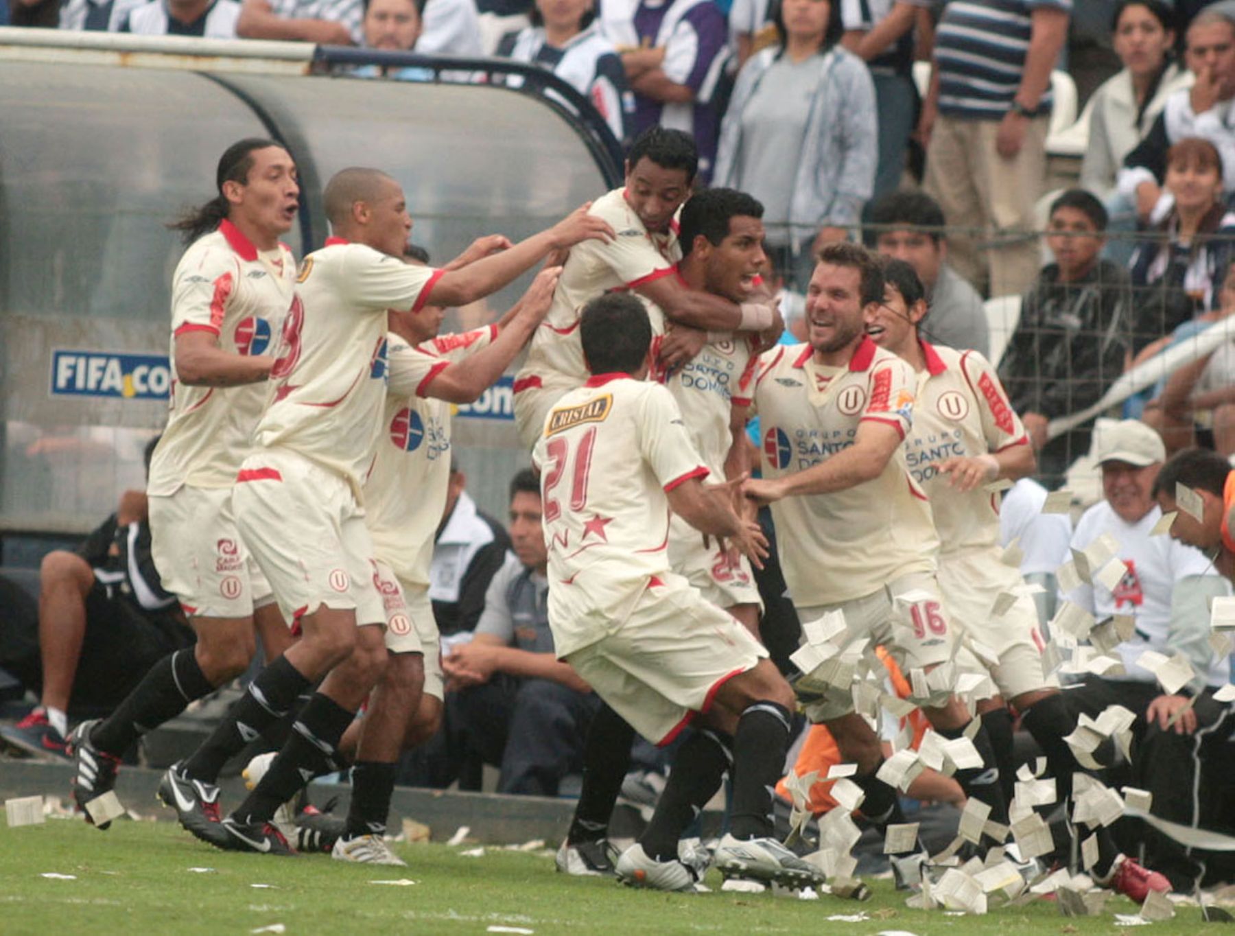 Universitario beat Alianza Lima 1-0 in the first leg of the Peruvian Championship final. Photo:ANDINA / Juan Carlos Guzmán Negrini.