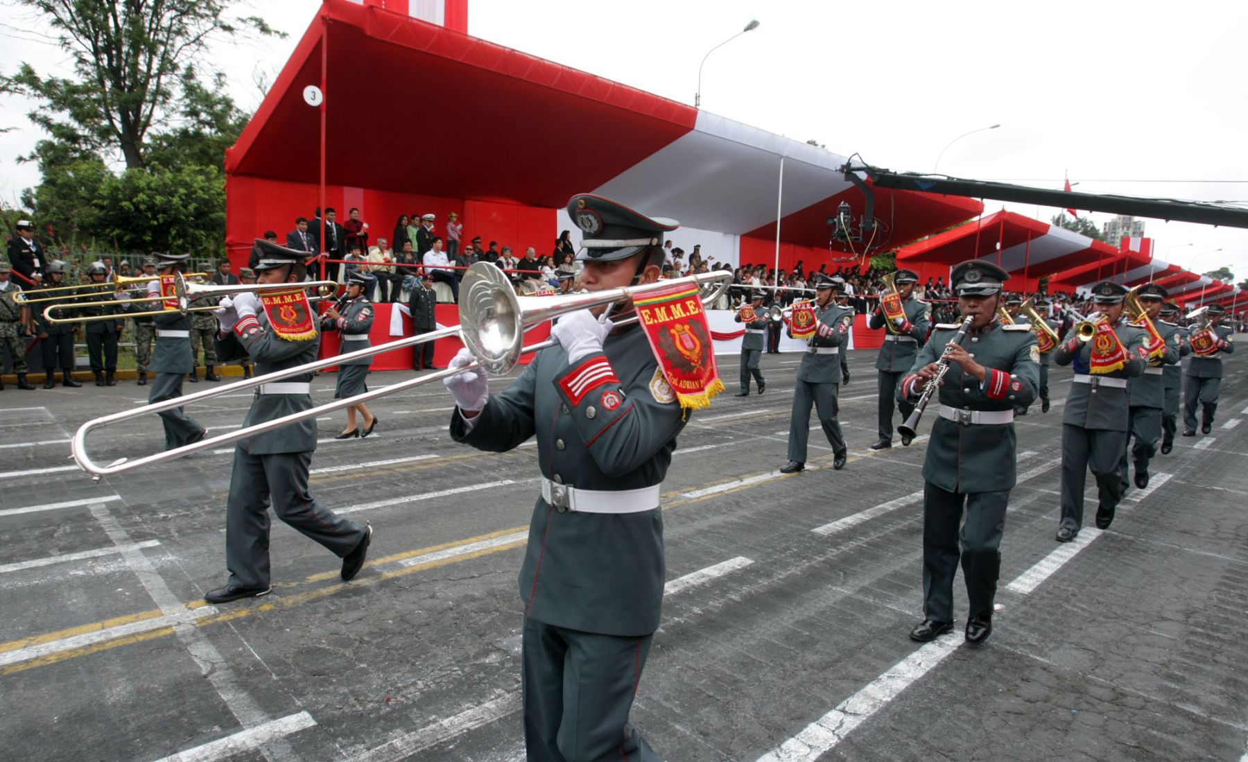 Banda de Música del Ejército boliviano desfila en la Gran Parada Militar, en la avenida de la Peruanidad. Foto: ANDINA/ Jack Ramón