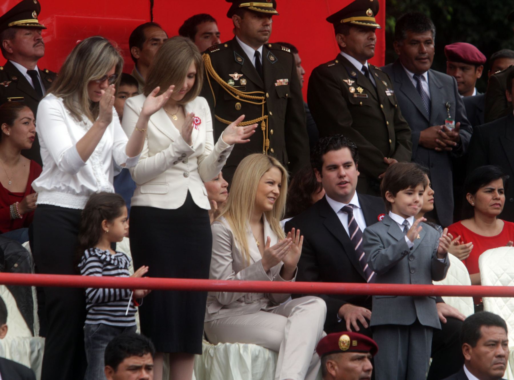 Los hijos del Jefe del Estado asisten a la Gran Parada Militar en la avenida de la Peruanidad. Foto: ANDINA/ Jack Ramón
