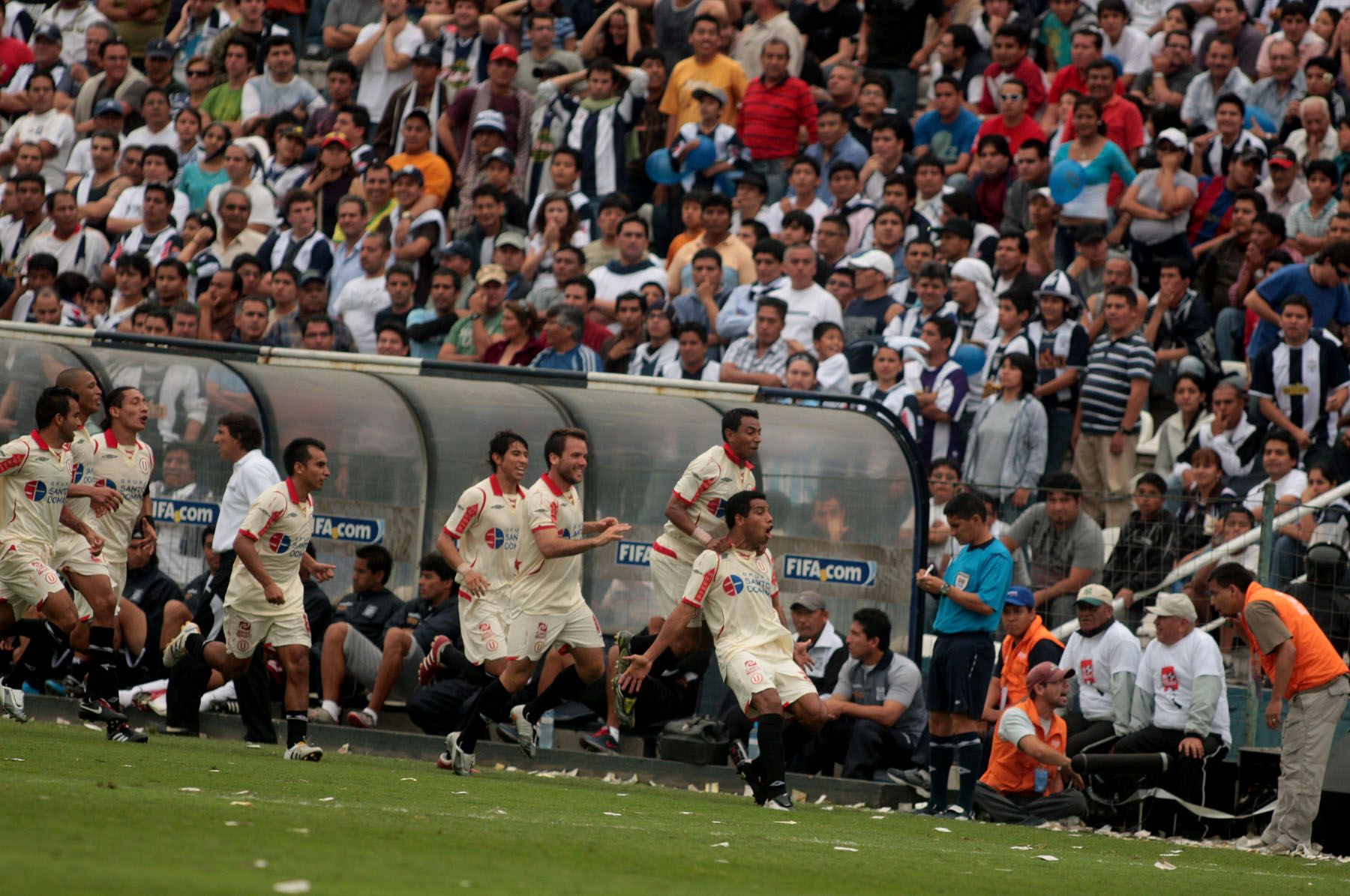 Universitario vence a Alianza Lima por un tanto a cero.
Foto:ANDINA / Juan Carlos Guzmán Negrini.