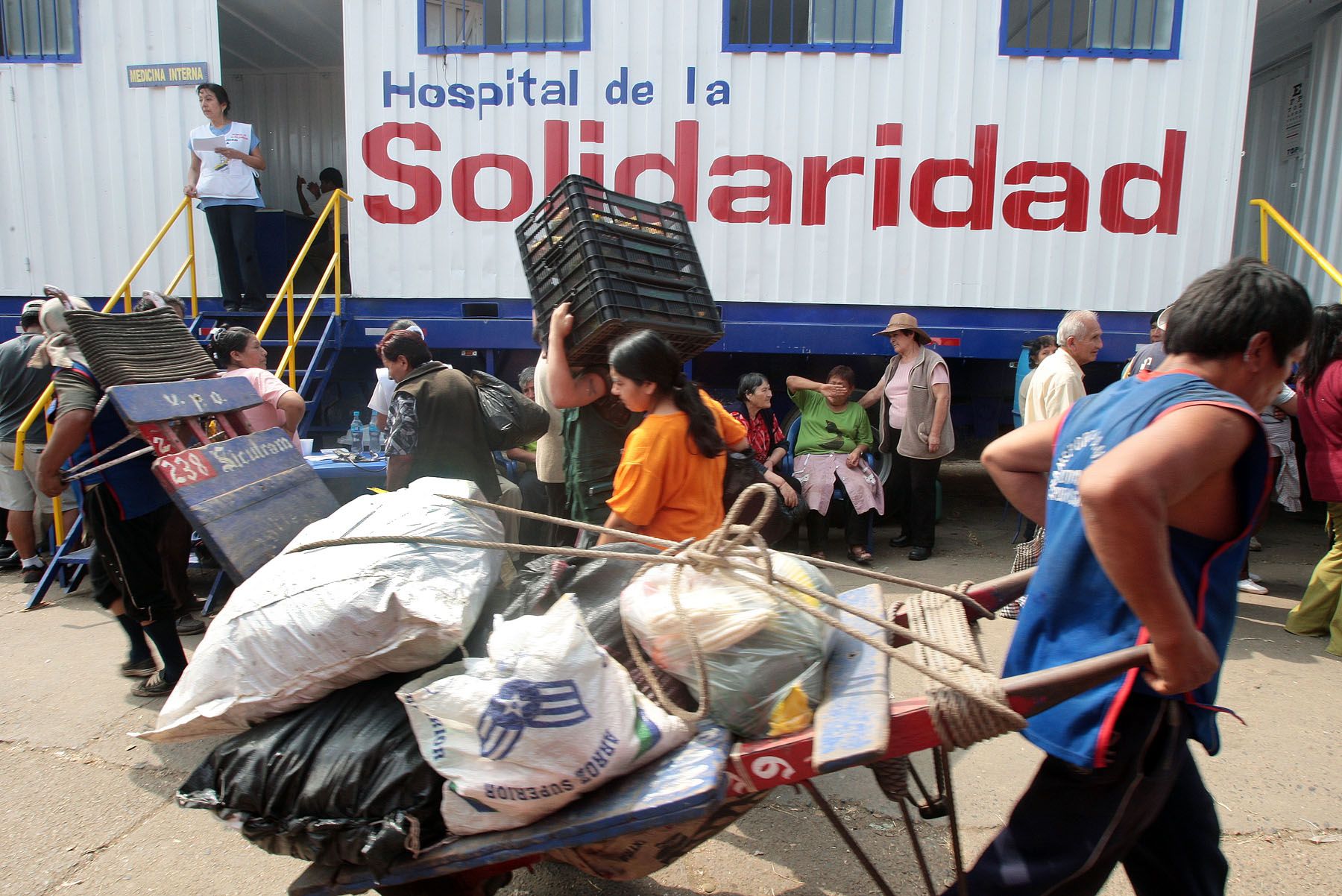 Trabajadores del mercado mayorista recibieron atención médica gratuita en una jornada de salud organizada por la Municipalidad de Lima.Foto: ANDINA/Carlos Lezama