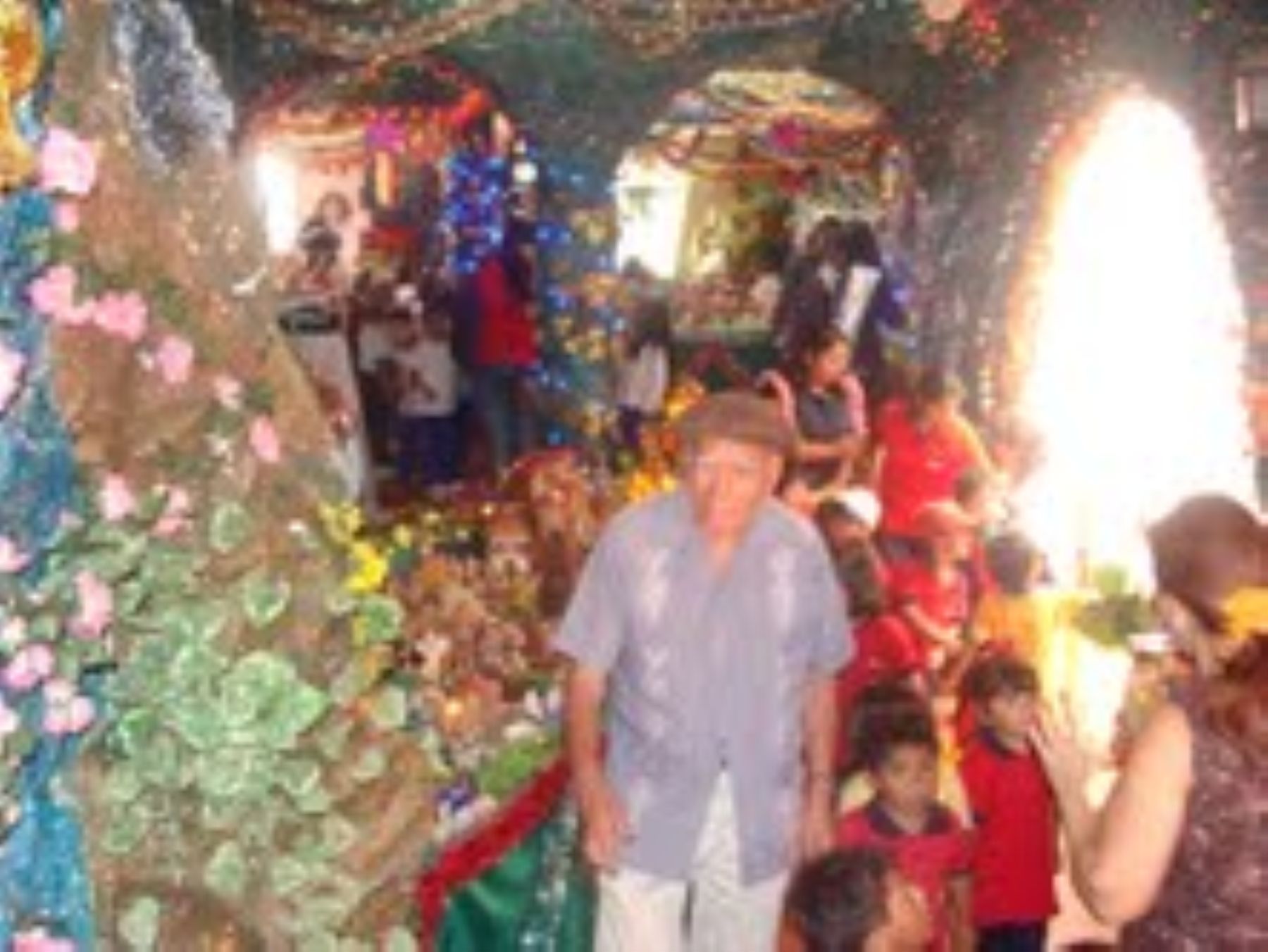 En el distrito de Pocollay (Tacna), el octogenario Isauro Salinas exhibe un nacimiento gigante que reúne las costumbres navideñas de la Costa, la Sierra y la Selva. Foto: Municipalidad de Pocollay.