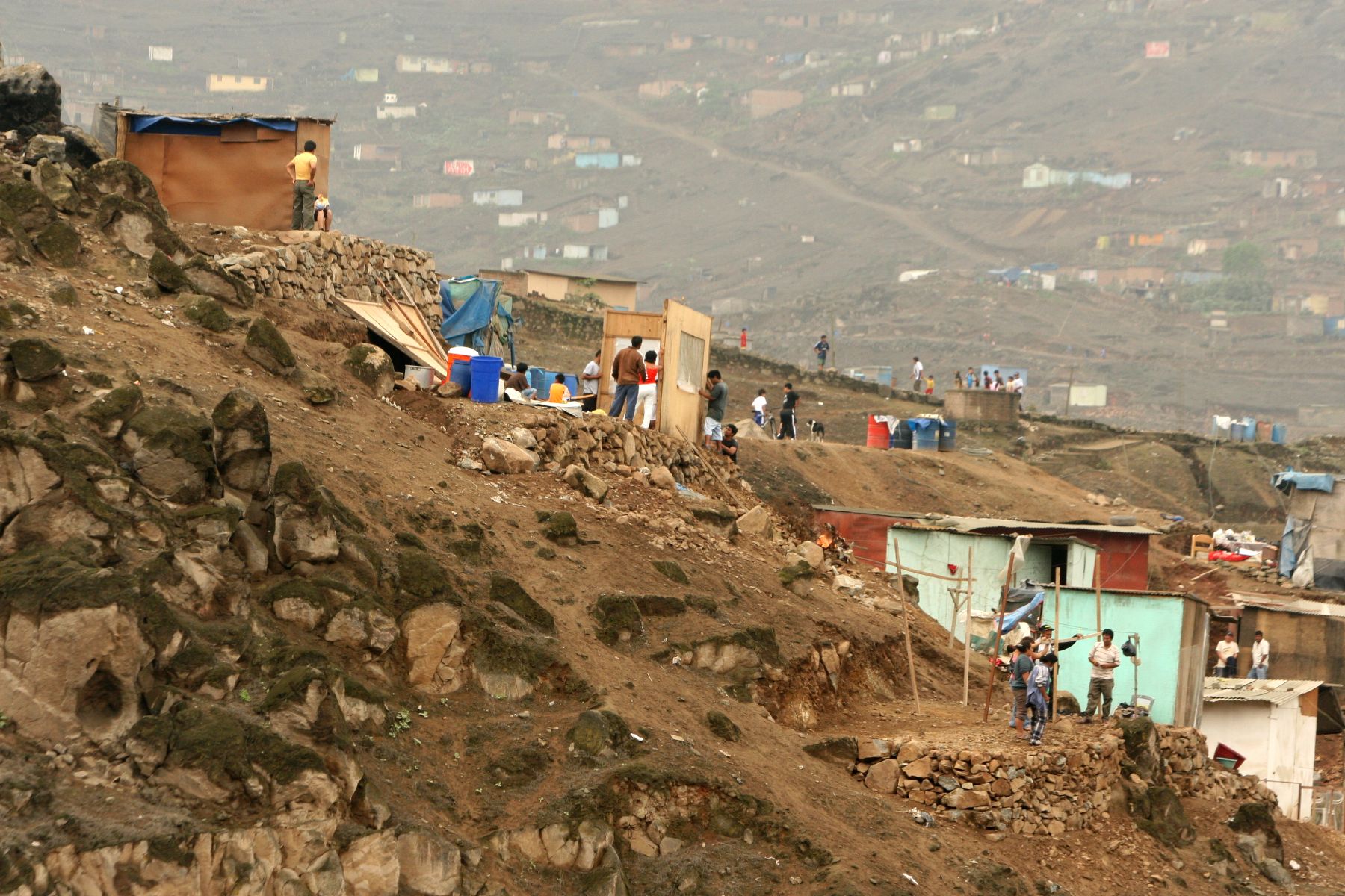 Pobladores de una veintena de asentamientos humanos de VMT tienen refugios ya determinados en casos de un gran sismo. Foto:  ANDINA/Andina