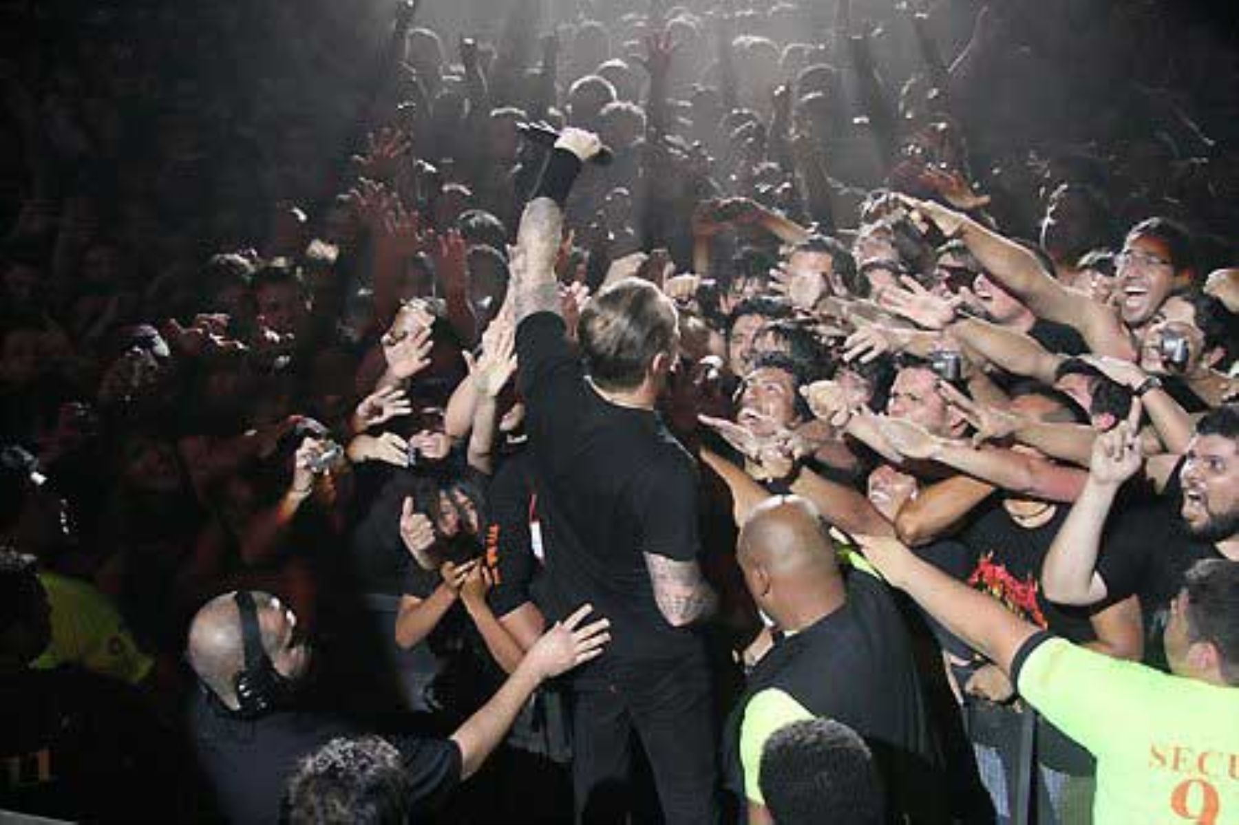 Metallica publicó en Facebook fotos de