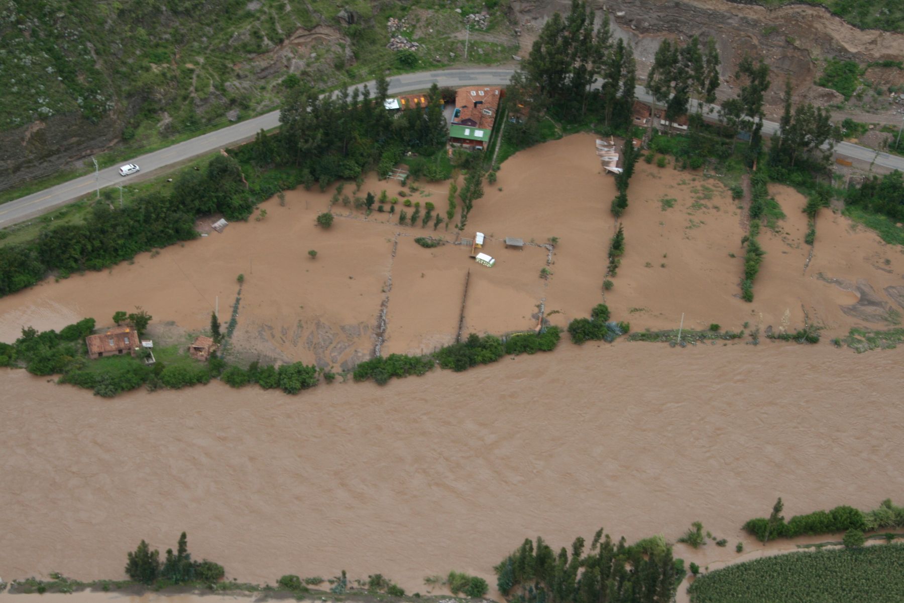 Vista aérea de cultivos afectados por inundaciones en Cusco. Foto: CEP.