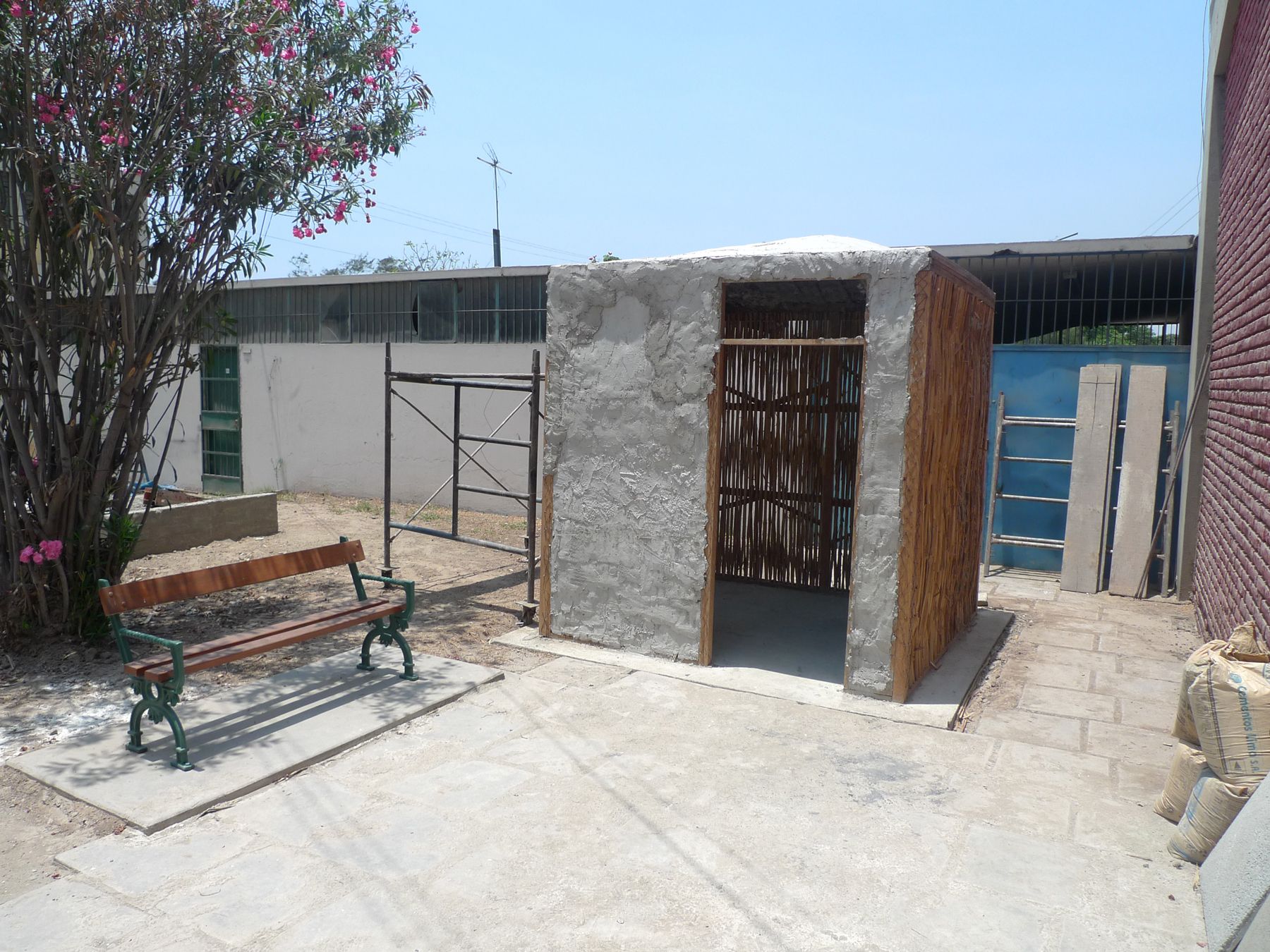 Prototipo de vivienda fabricada con cascarilla de arroz como uno de los componentes del concreto. Foto: ANDINA/Mauricio Vargas.