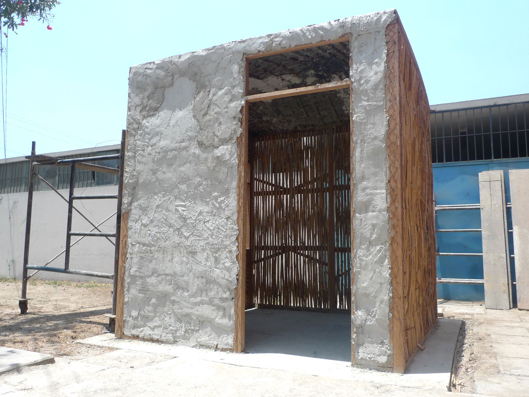 Prototipo de vivienda fabricada con cascarilla de arroz como uno de los componentes del concreto. Foto: ANDINA/Mauricio Vargas.