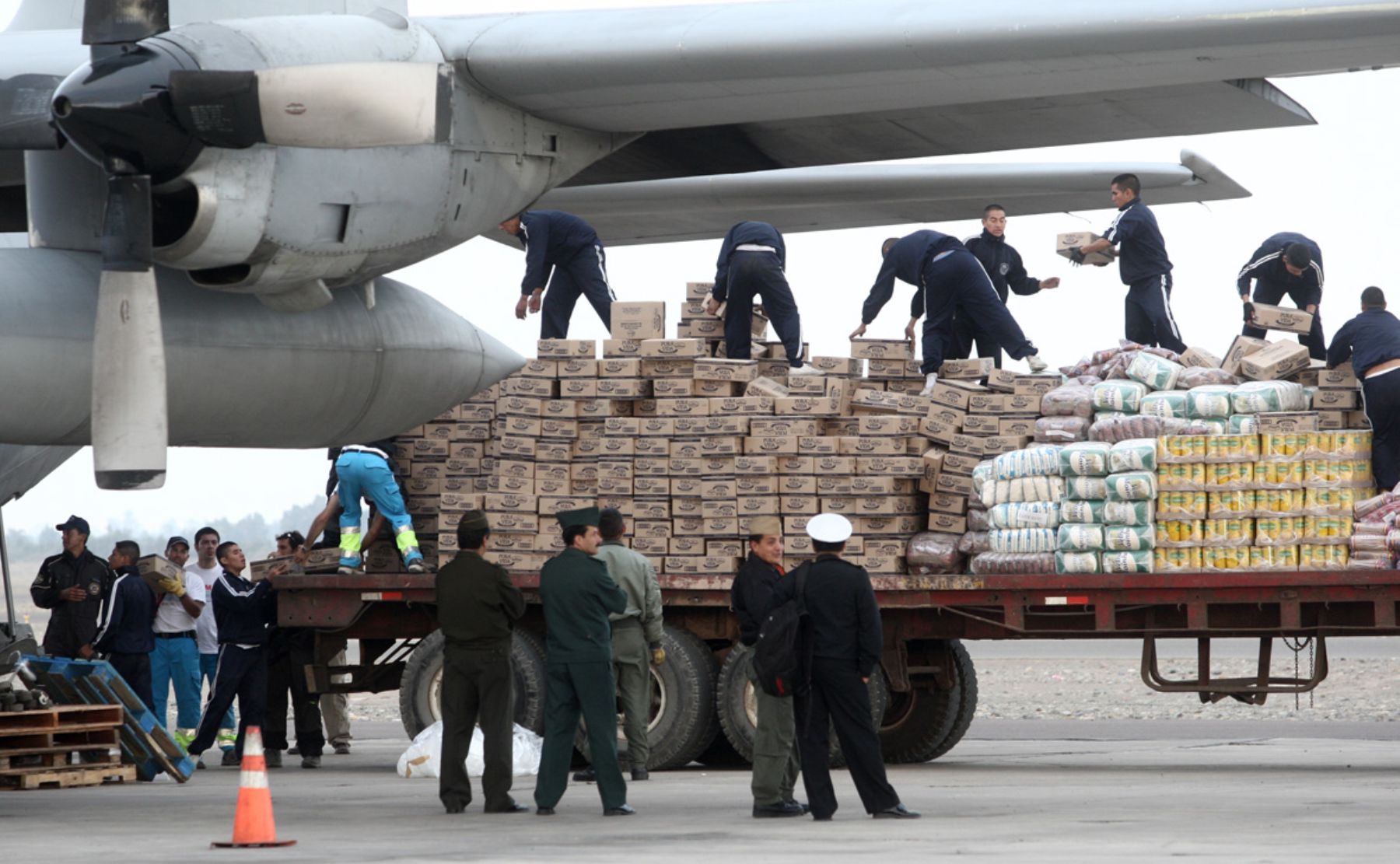 Perú envía 16 toneladas de ayuda humanitaria a Guatemala por sismo | Noticias | Agencia Peruana de Noticias Andina