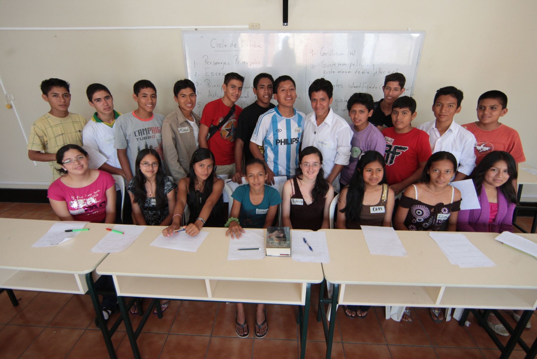 Futuro del Perú. Escolares procedentes de diversas partes del país, quienes aprobaron el examen de ingreso al Colegio Mayor, ya se vienen instalando en la sede de ese centro de excelencia ubicado en Chaclacayo. Foto: Carlos Lezama.