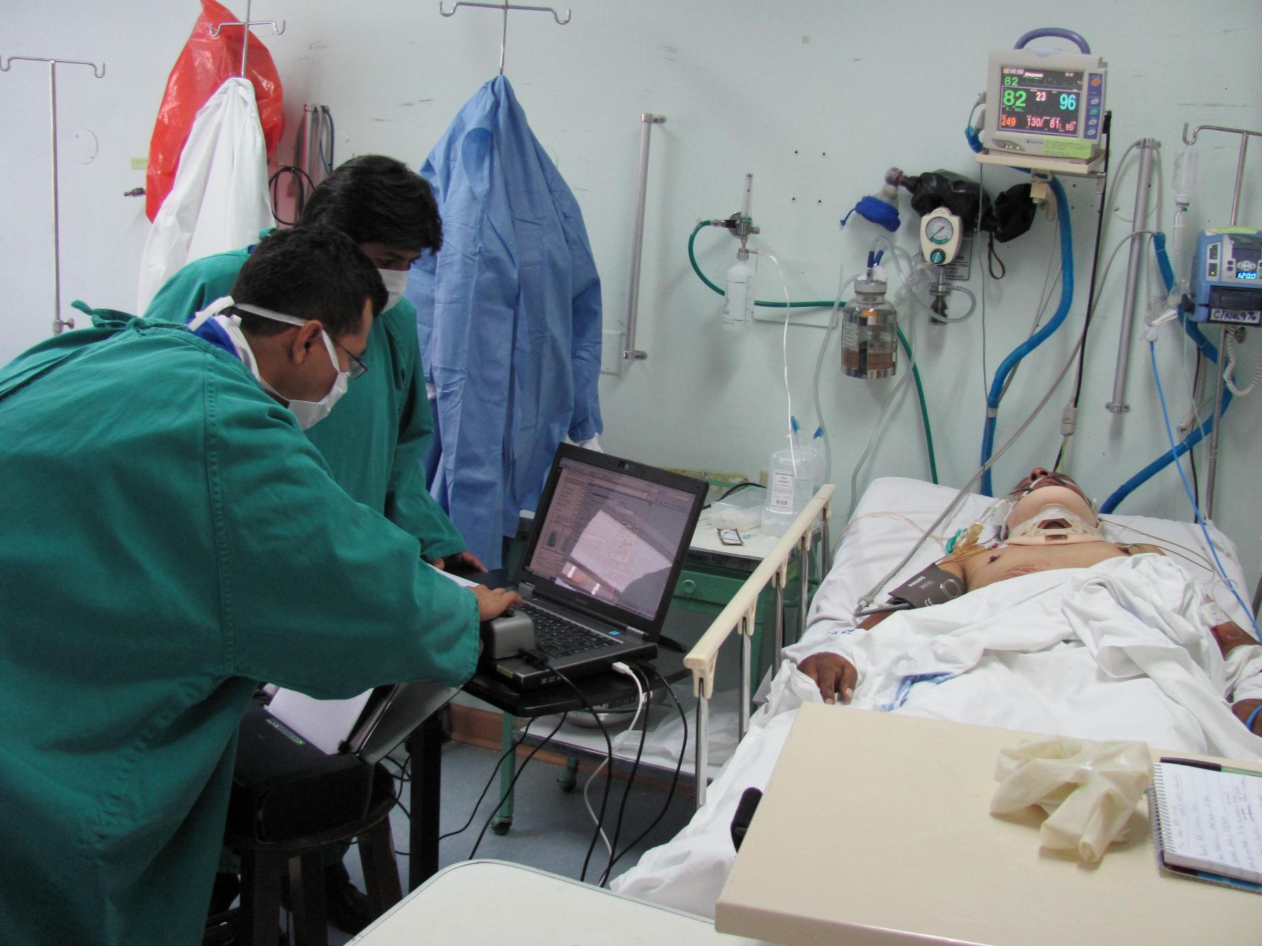 Profesionales de salud del sector público pueden brindar servicios  complementarios | News | ANDINA - Peru News Agency