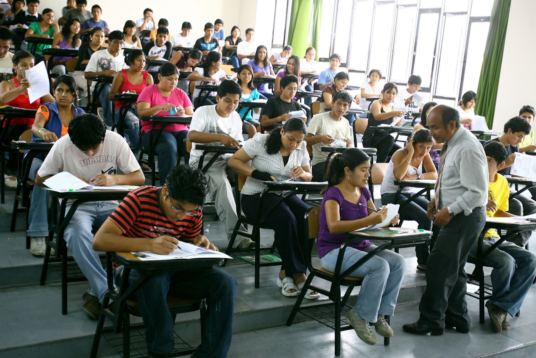 Poblacion Universitaria En Peru Asciende A Casi 840 Mil Estudiantes Noticias Agencia Peruana De Noticias Andina