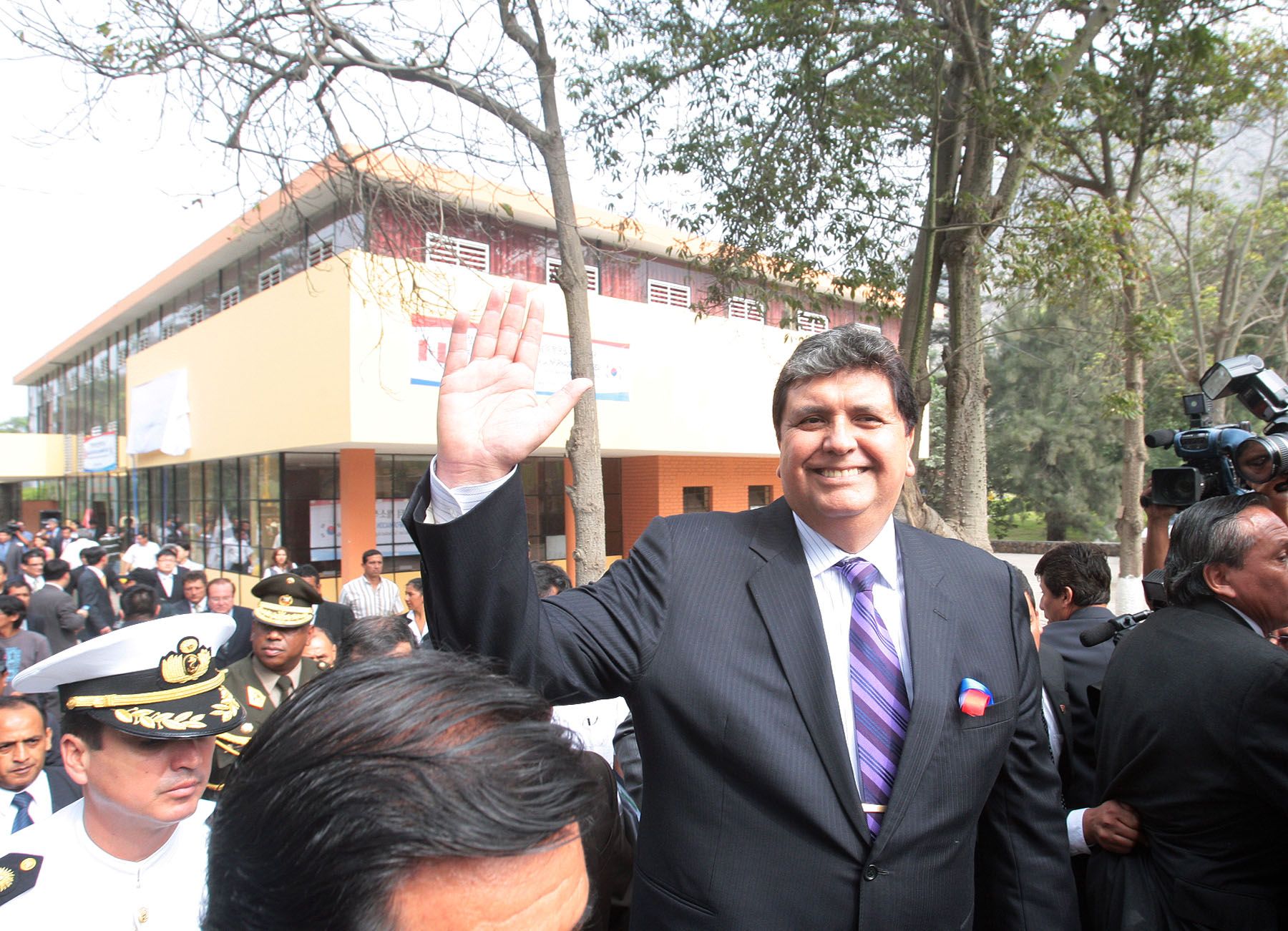 Presidente de la República, Alan García, inaugura Año Escolar 2010 en Colegio Mayor Secundario.

Foto: ANDINA/Carlos Lezama
