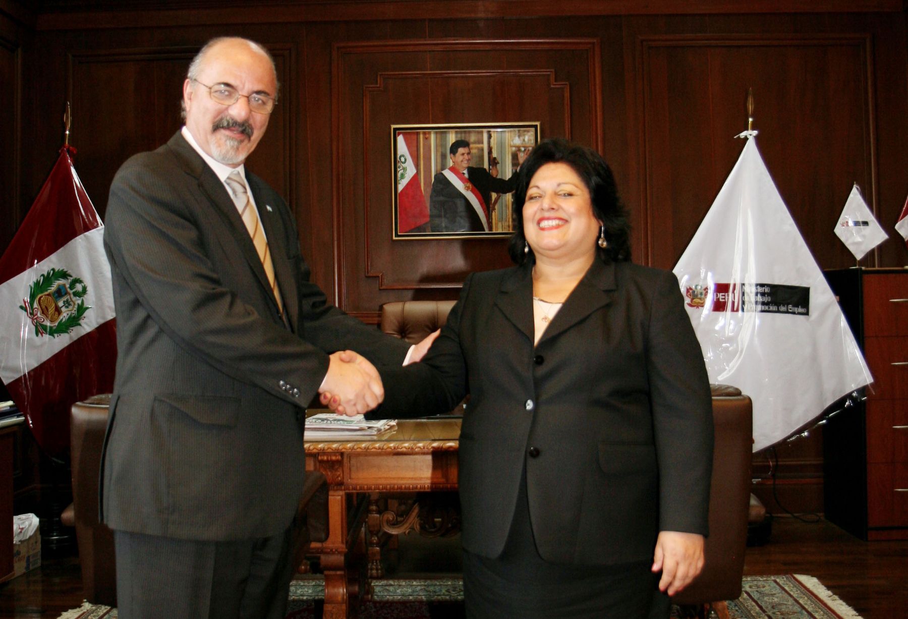 Ministra de Trabajo, Manuela García se reunió esta tarde con su homólogo argentino, Carlos Alfonso Tomada.